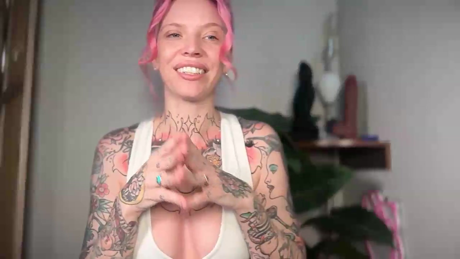 Gallery image thumbnail from Kittjones33's myfreecams stream on, 08/14/2026, 16:08 image 3 of 20