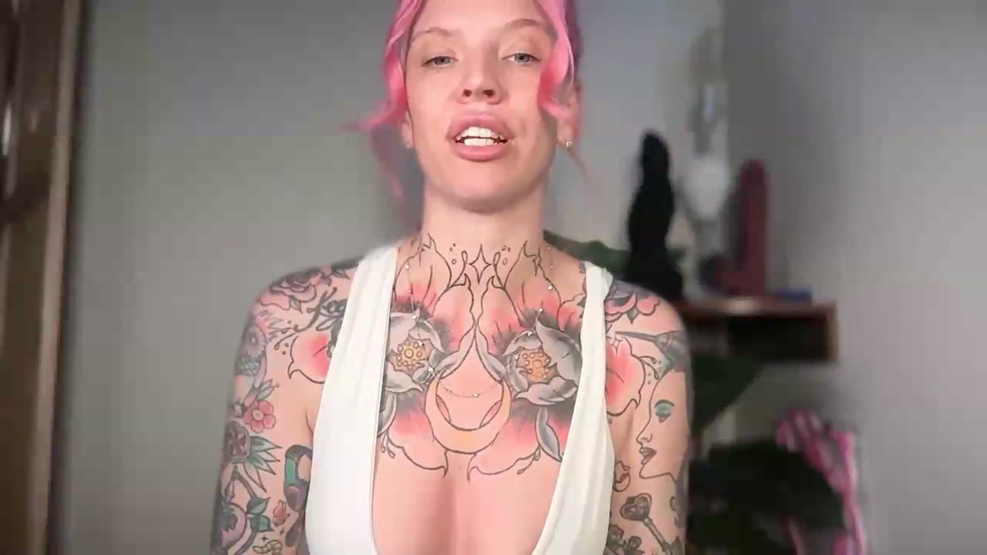 Gallery image thumbnail from Kittjones33's myfreecams stream on, 08/14/2026, 16:08 image 4 of 20