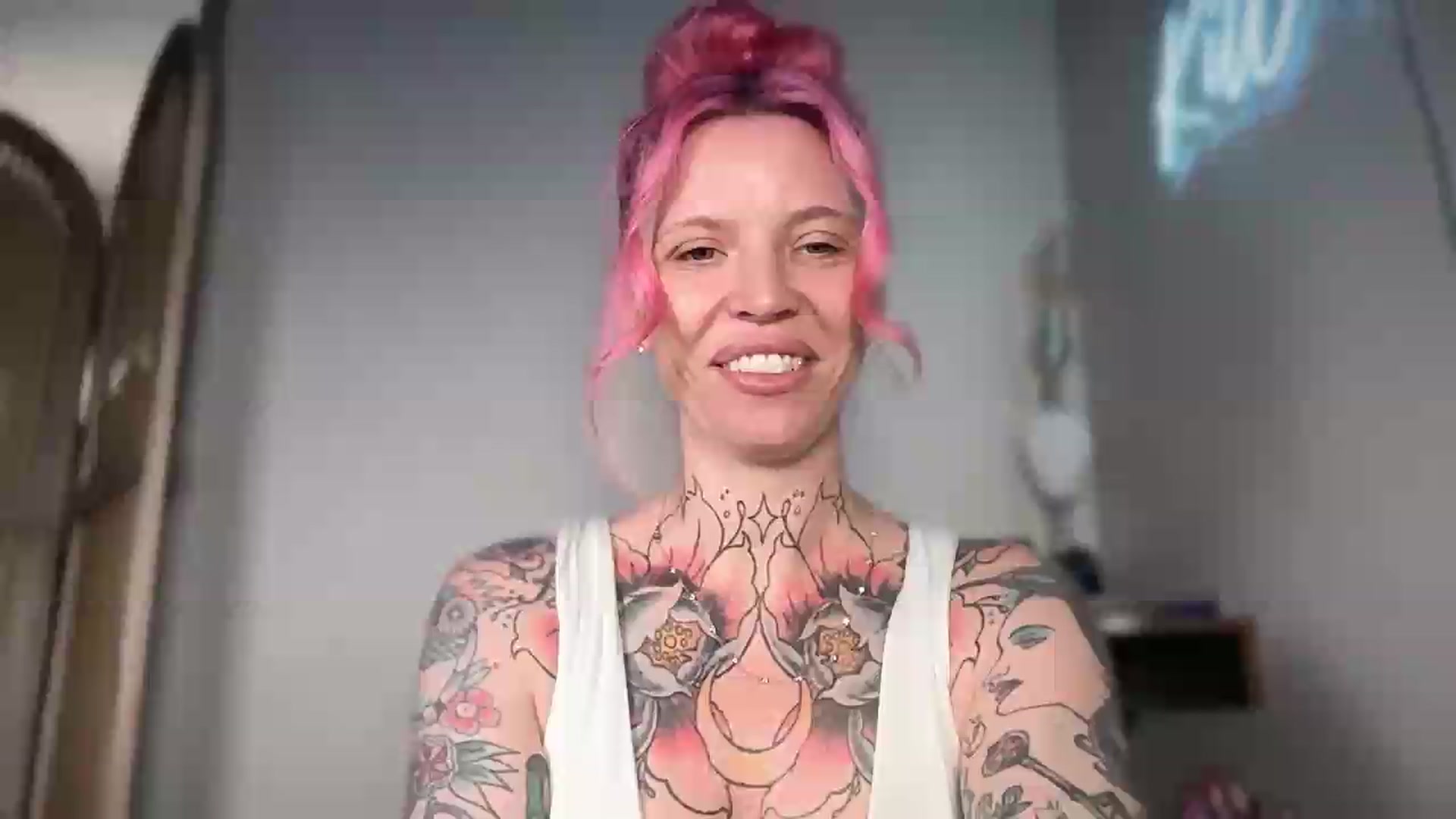 Gallery image thumbnail from Kittjones33's myfreecams stream on, 08/14/2026, 16:08 image 14 of 20