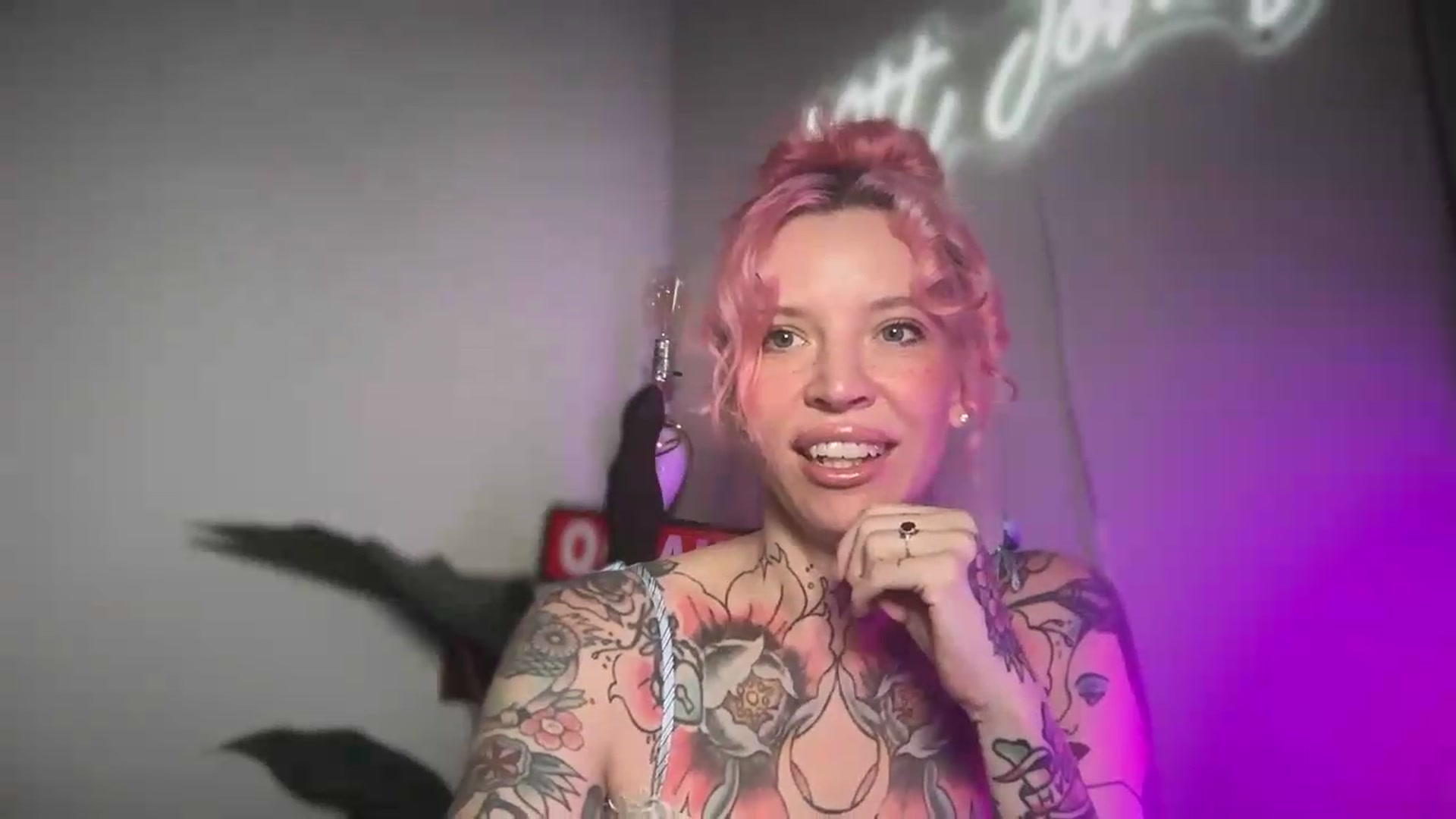 Gallery image thumbnail from Kittjones33's myfreecams stream on, 08/18/2026, 15:26 image 2 of 20