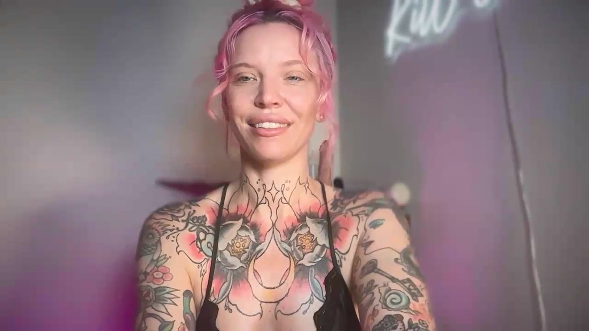 Gallery image thumbnail from Kittjones33's myfreecams stream on, 08/19/2026, 12:42 image 7 of 20
