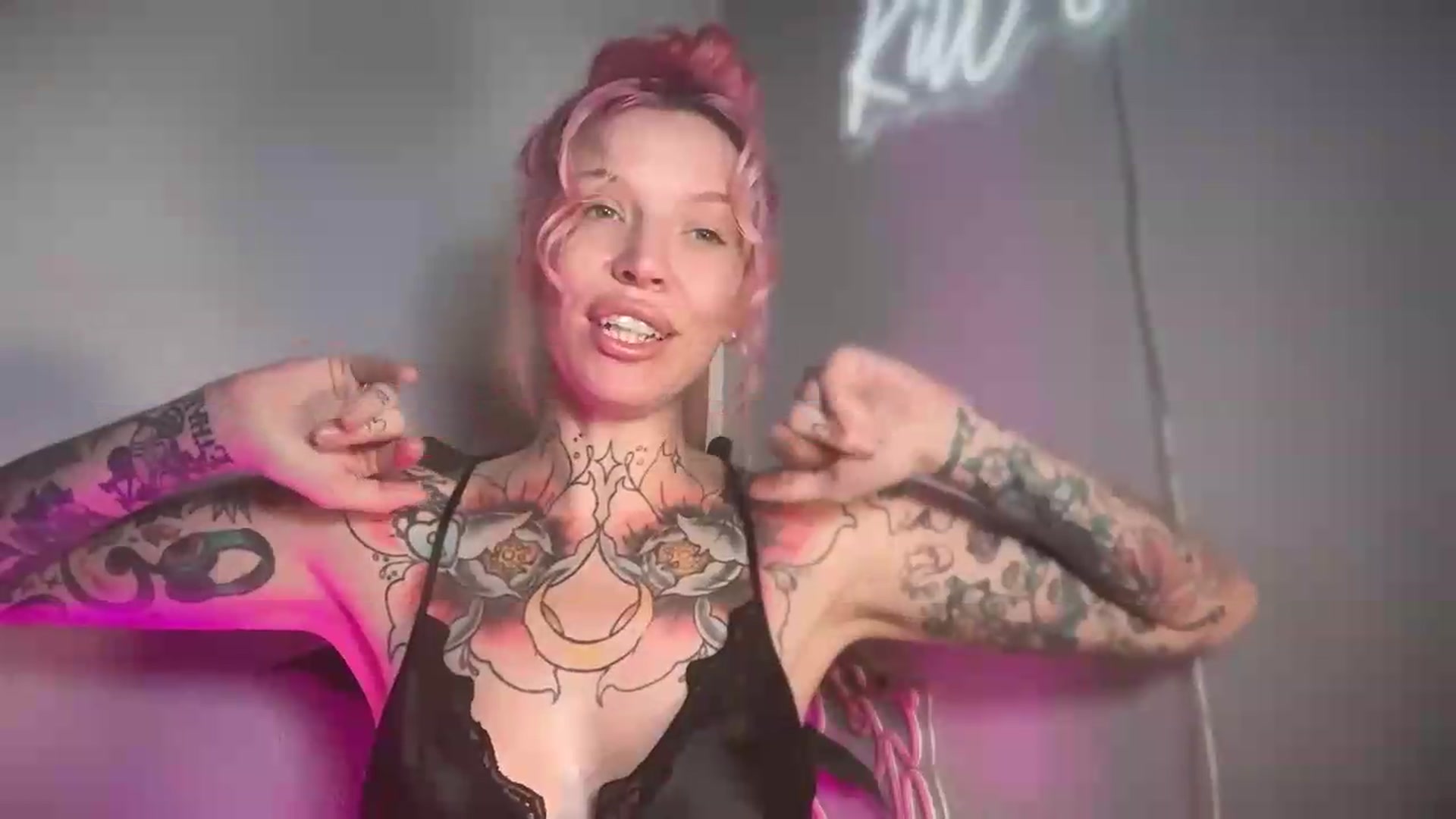 Gallery image thumbnail from Kittjones33's myfreecams stream on, 08/19/2026, 12:42 image 12 of 20