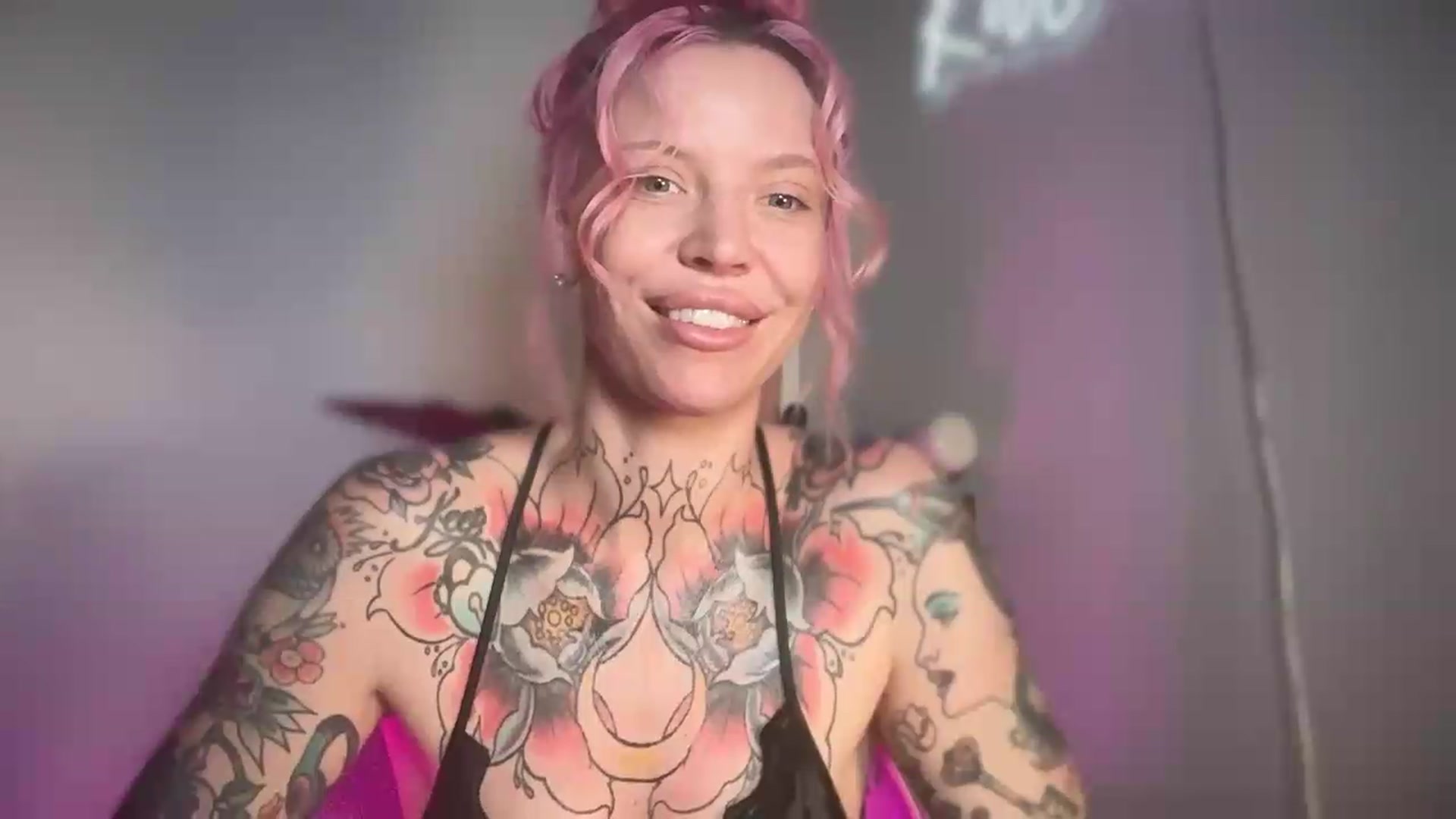 Gallery image thumbnail from Kittjones33's myfreecams stream on, 08/19/2026, 12:42 image 13 of 20