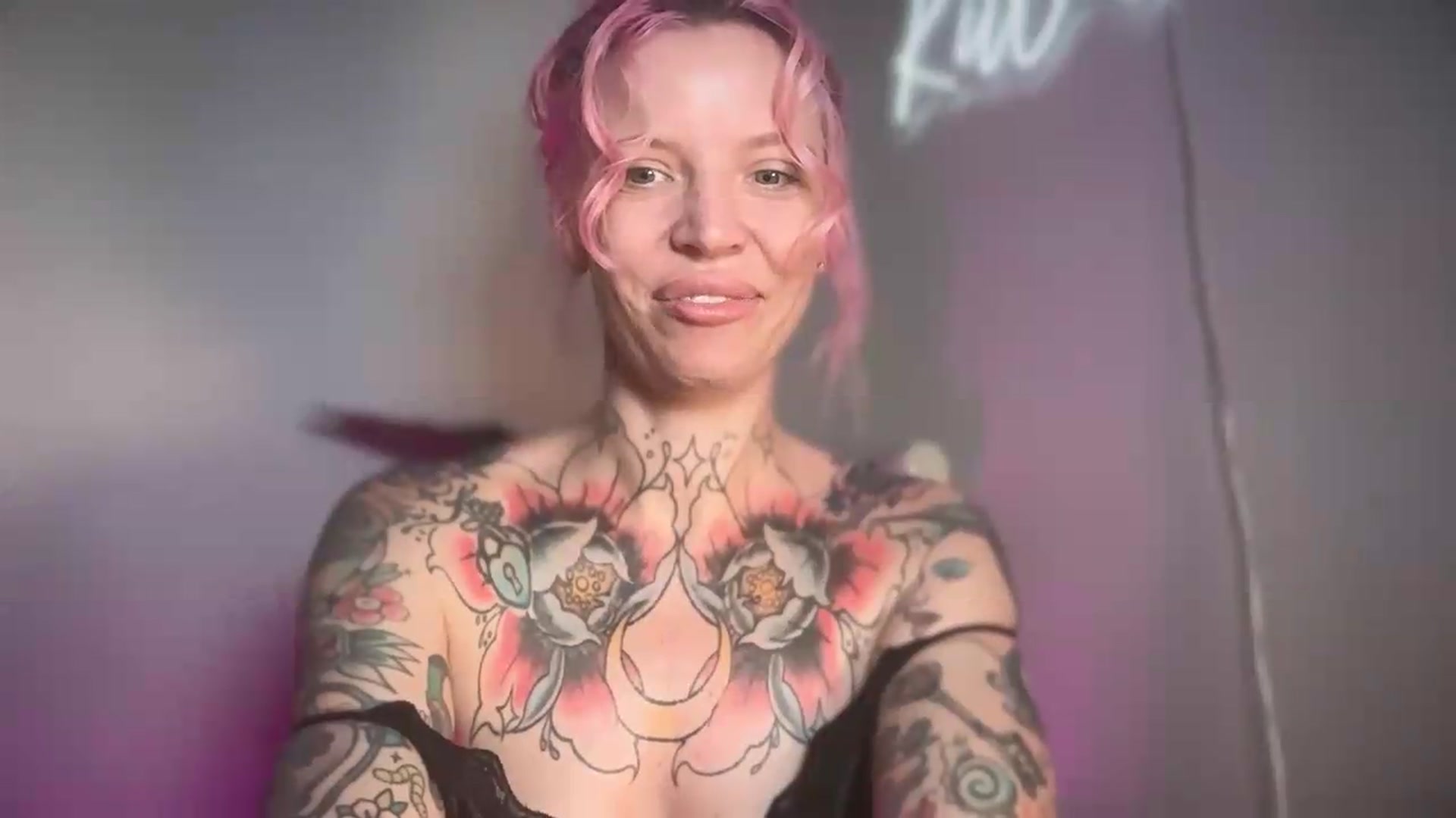 Gallery image thumbnail from Kittjones33's myfreecams stream on, 08/19/2026, 13:22 image 11 of 20