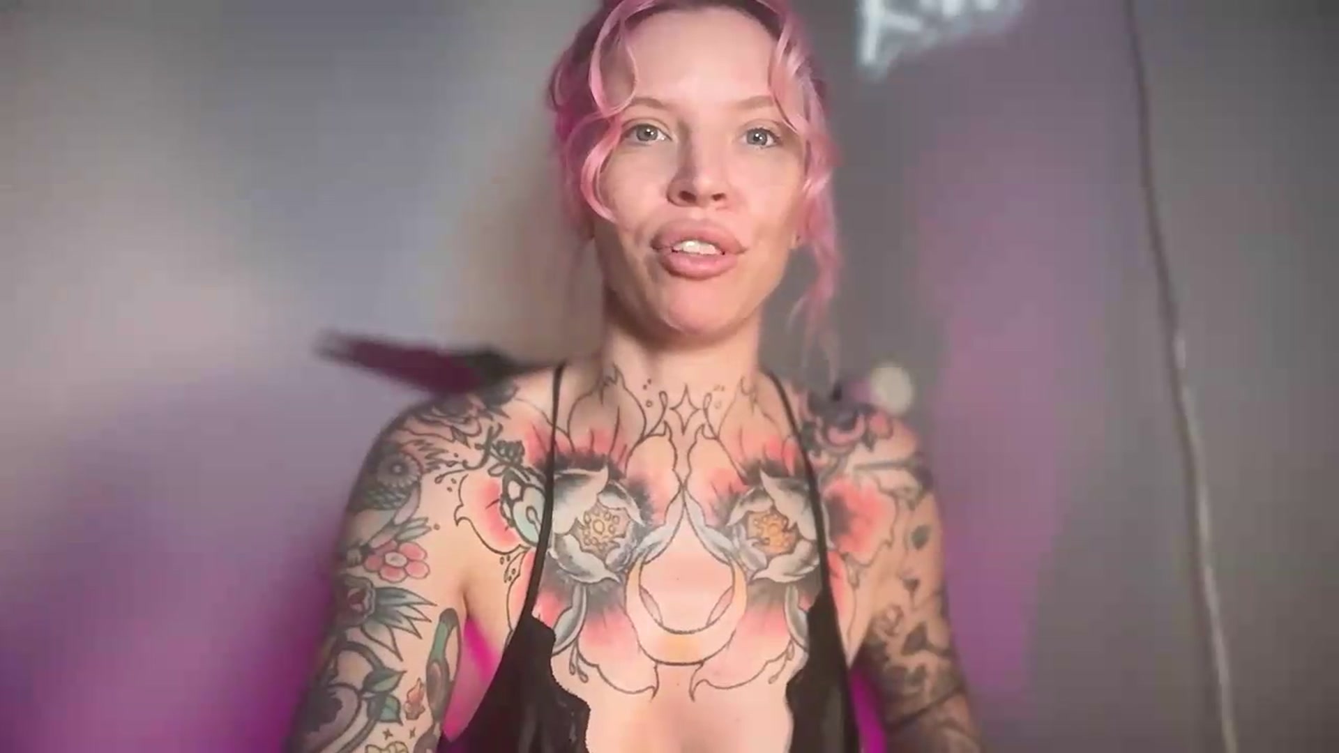 Gallery image thumbnail from Kittjones33's myfreecams stream on, 08/19/2026, 13:22 image 16 of 20