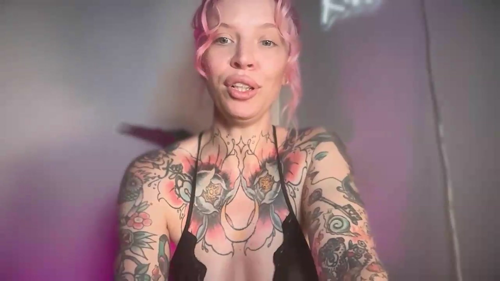 Gallery image thumbnail from Kittjones33's myfreecams stream on, 08/19/2026, 13:22 image 19 of 20