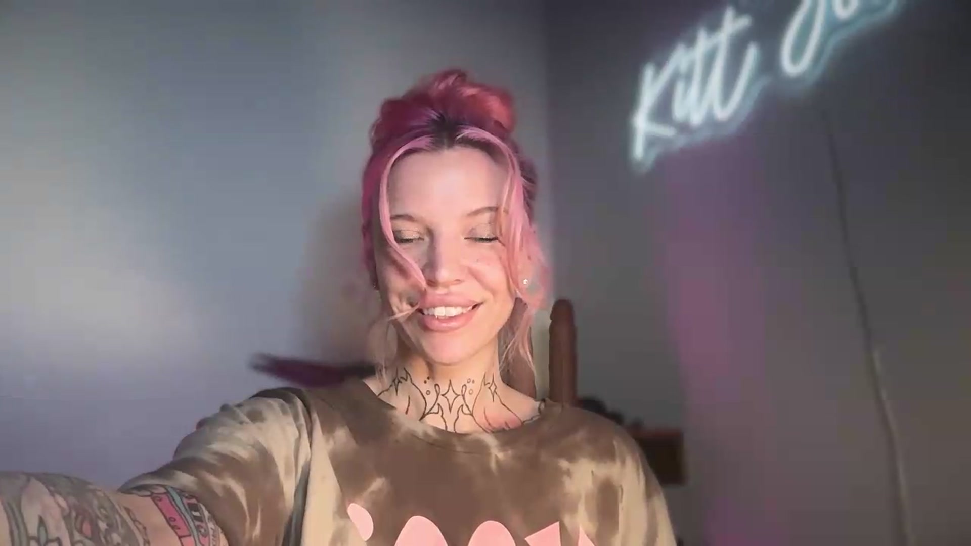 Gallery image thumbnail from Kittjones33's myfreecams stream on, 08/20/2026, 07:19 image 12 of 20