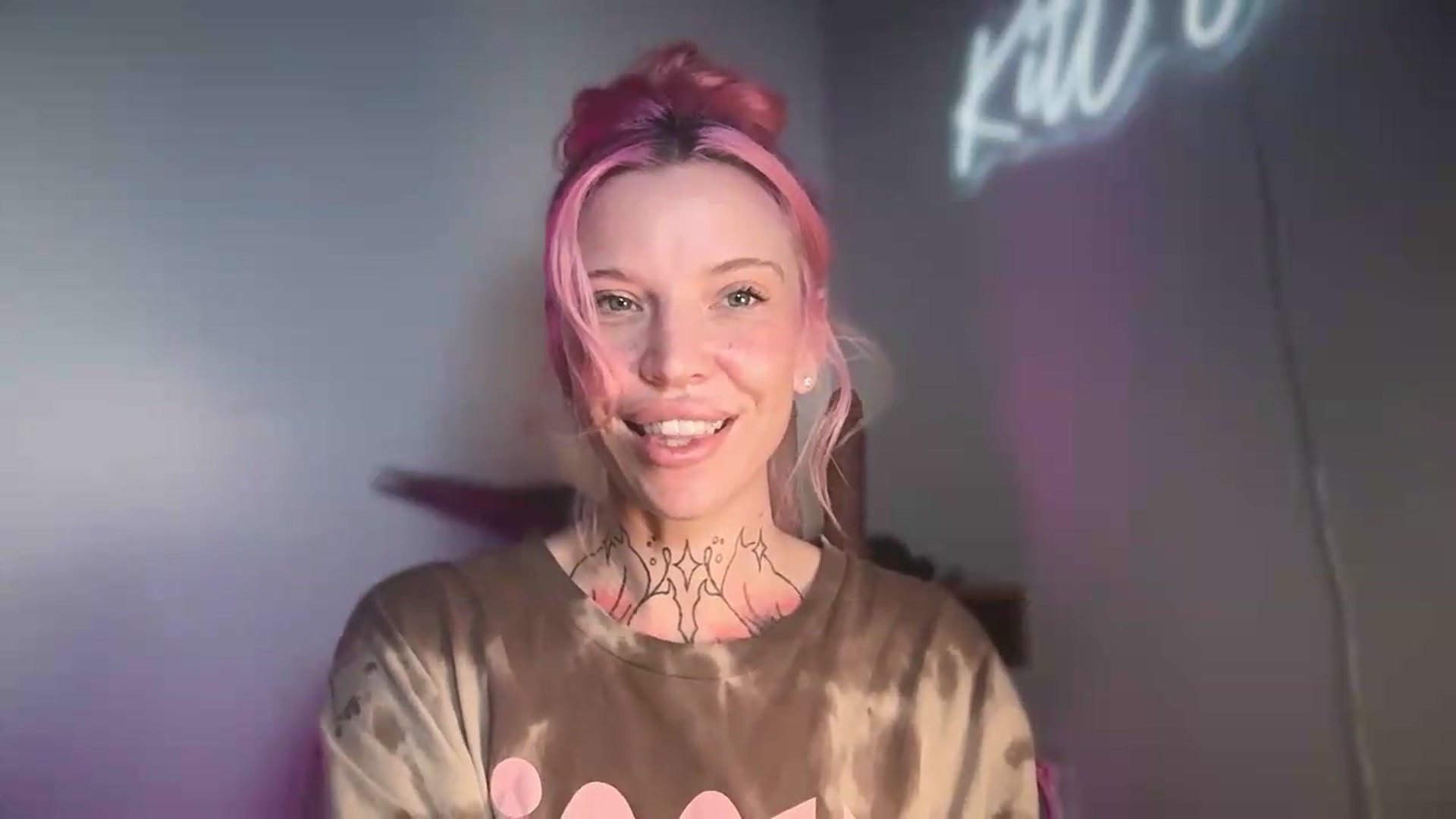 Gallery image thumbnail from Kittjones33's myfreecams stream on, 08/20/2026, 07:19 image 2 of 20