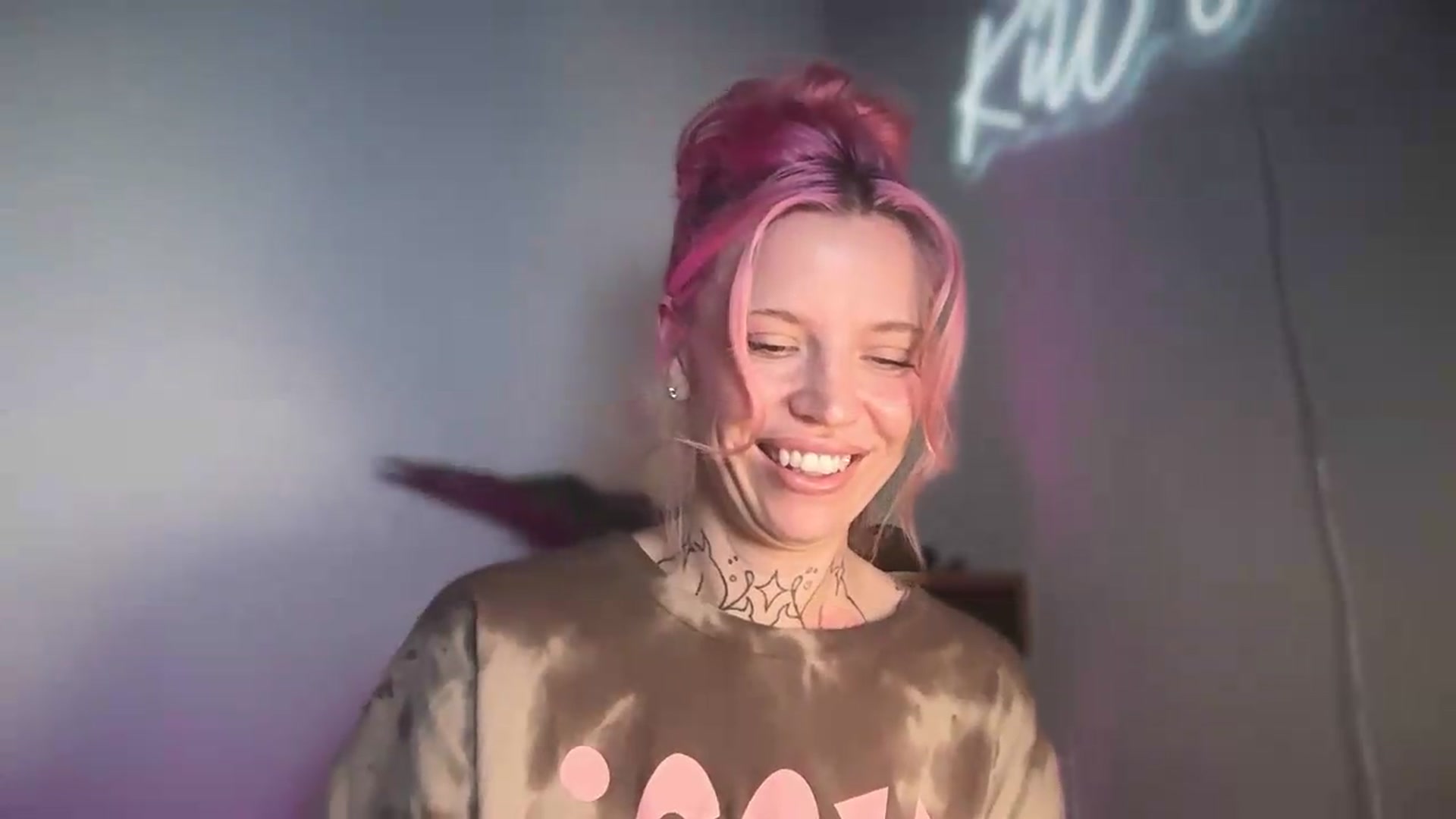 Gallery image thumbnail from Kittjones33's myfreecams stream on, 08/20/2026, 07:19 image 17 of 20