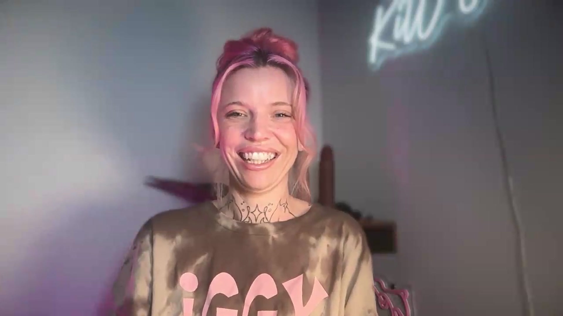 Gallery image thumbnail from Kittjones33's myfreecams stream on, 08/20/2026, 07:19 image 14 of 20