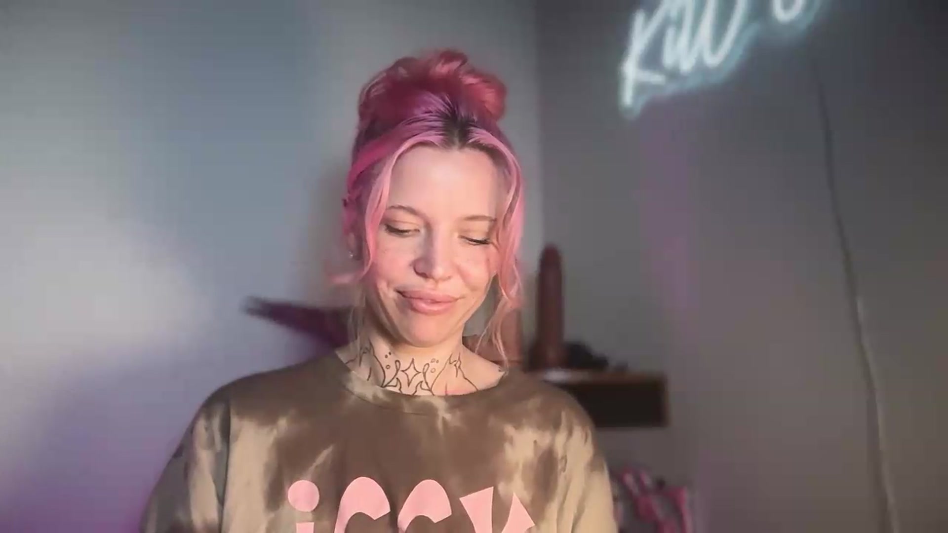 Gallery image thumbnail from Kittjones33's myfreecams stream on, 08/20/2026, 07:19 image 19 of 20
