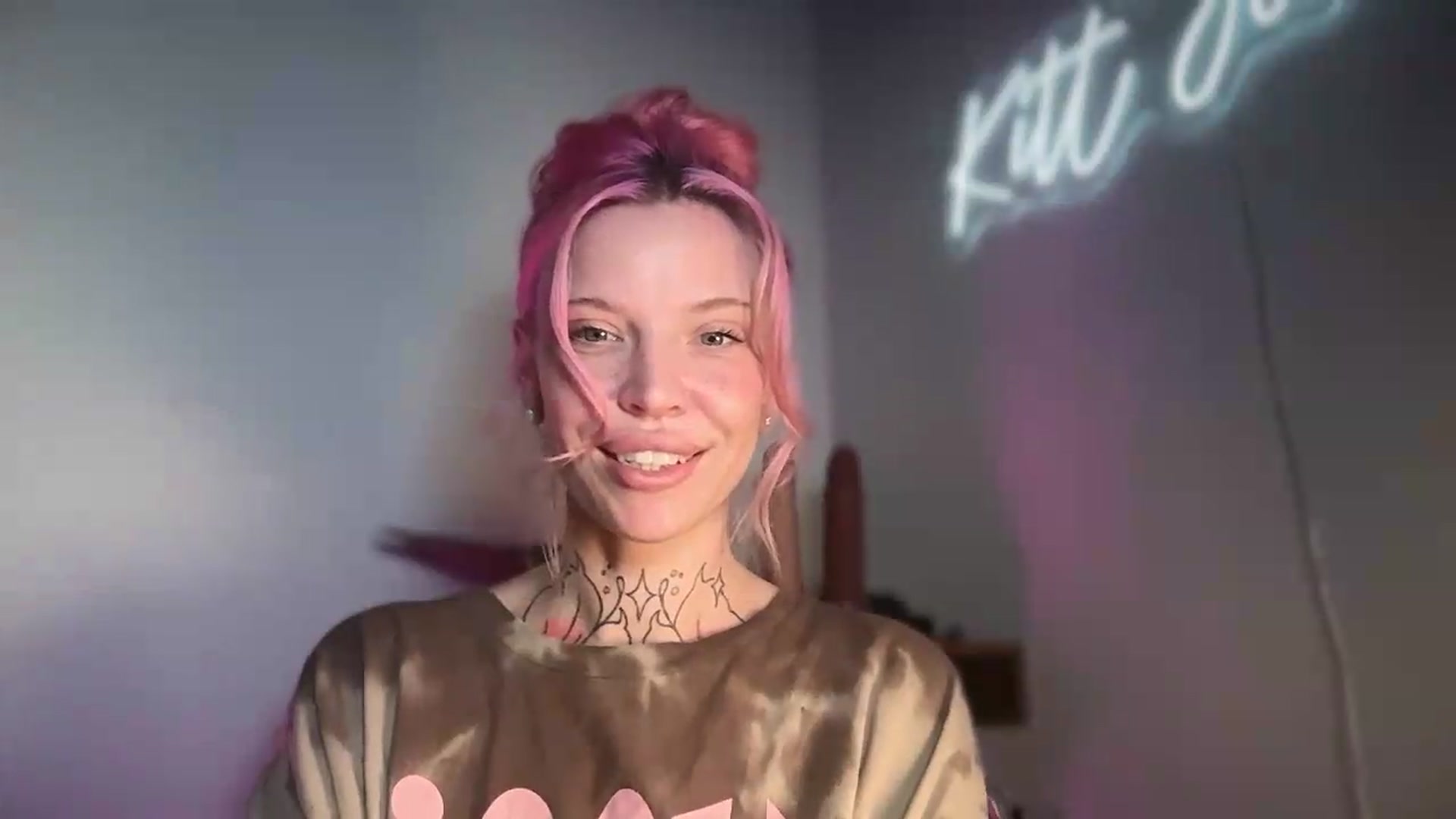 Gallery image thumbnail from Kittjones33's myfreecams stream on, 08/20/2026, 07:19 image 8 of 20