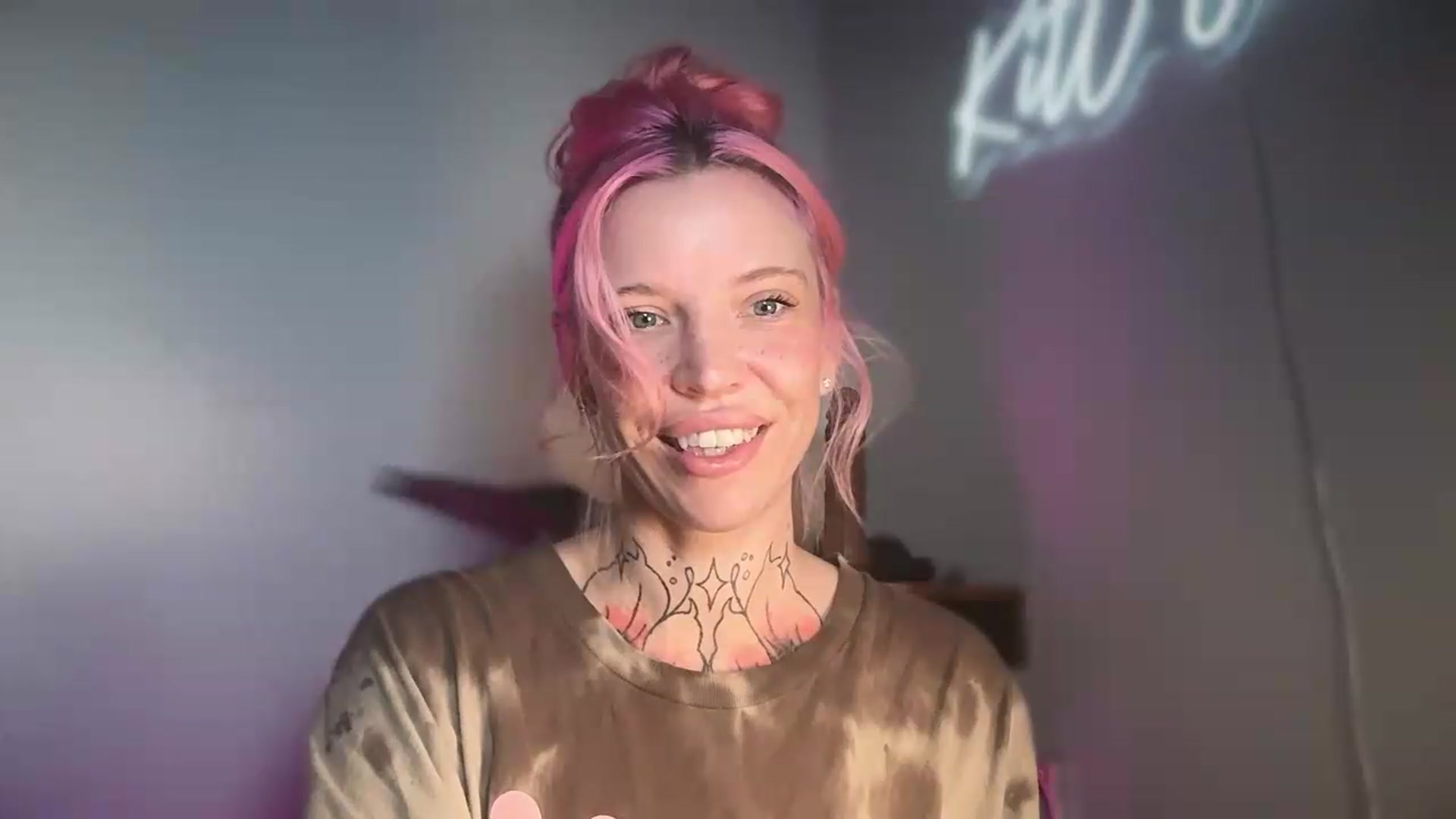 Gallery image thumbnail from Kittjones33's myfreecams stream on, 08/20/2026, 07:19 image 3 of 20