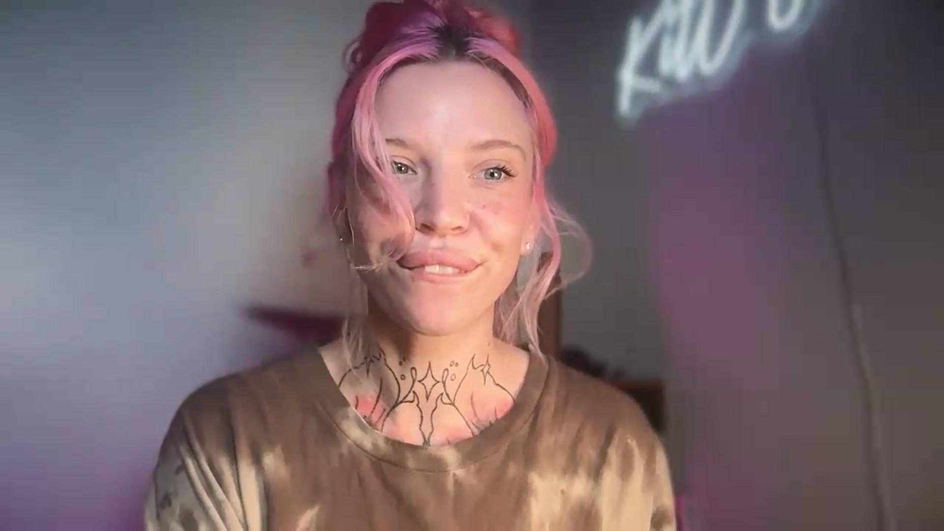 Gallery image thumbnail from Kittjones33's myfreecams stream on, 08/20/2026, 07:19 image 4 of 20