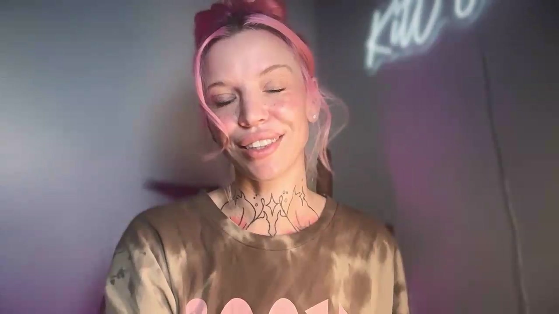 Gallery image thumbnail from Kittjones33's myfreecams stream on, 08/20/2026, 07:19 image 5 of 20