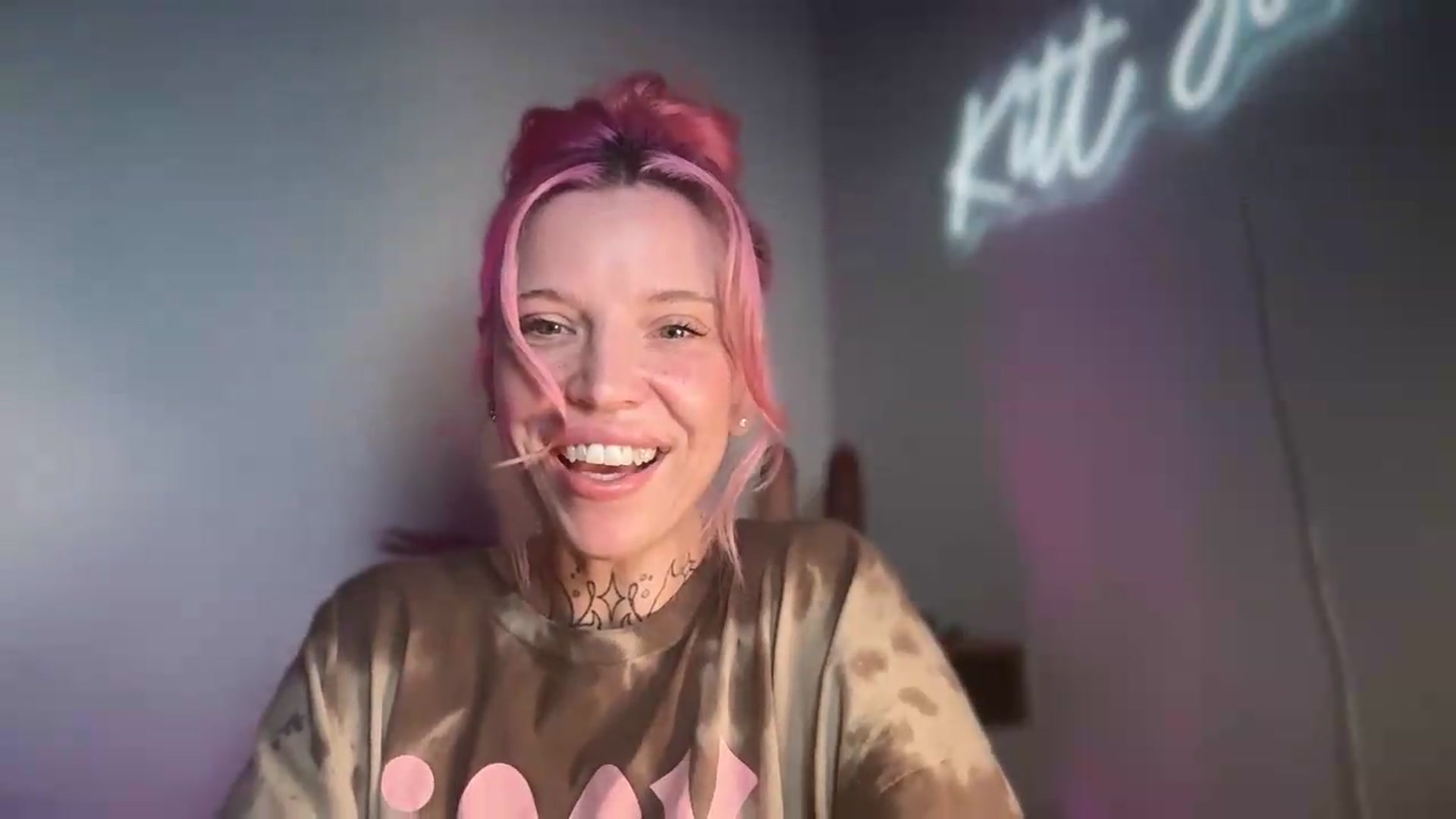 Gallery image thumbnail from Kittjones33's myfreecams stream on, 08/20/2026, 07:19 image 7 of 20