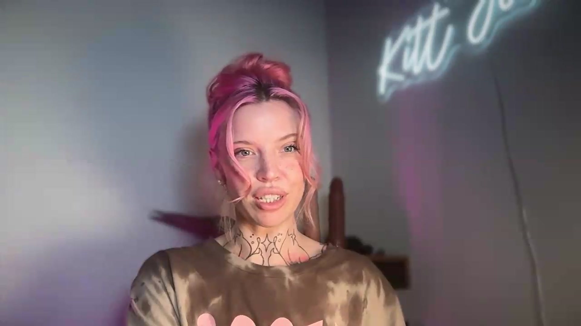 Gallery image thumbnail from Kittjones33's myfreecams stream on, 08/20/2026, 07:19 image 10 of 20