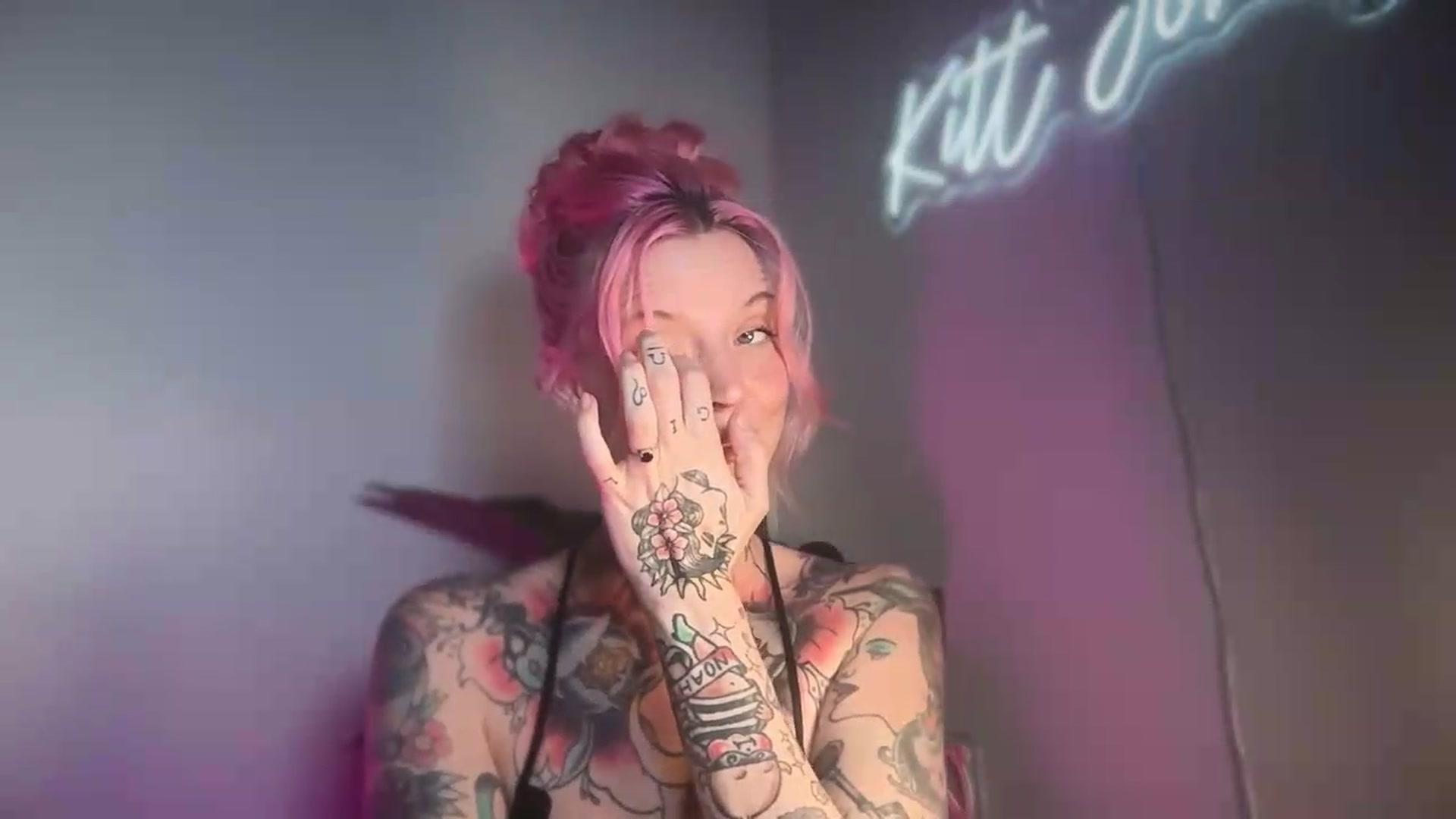 Gallery image thumbnail from Kittjones33's myfreecams stream on, 08/20/2026, 10:15 image 2 of 20