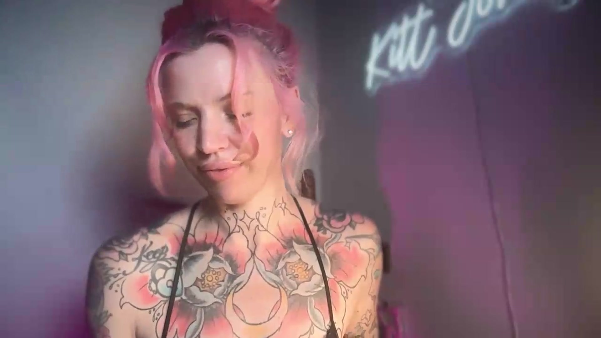 Gallery image thumbnail from Kittjones33's myfreecams stream on, 08/20/2026, 10:15 image 4 of 20