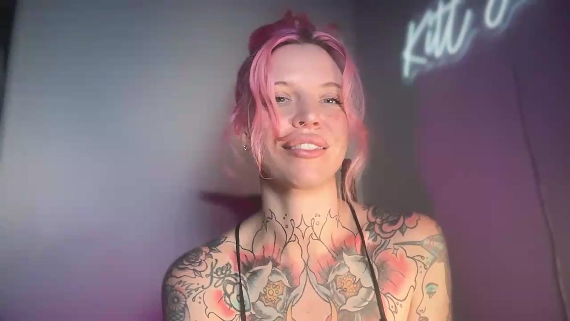 Gallery image thumbnail from Kittjones33's myfreecams stream on, 08/20/2026, 10:15 image 18 of 20
