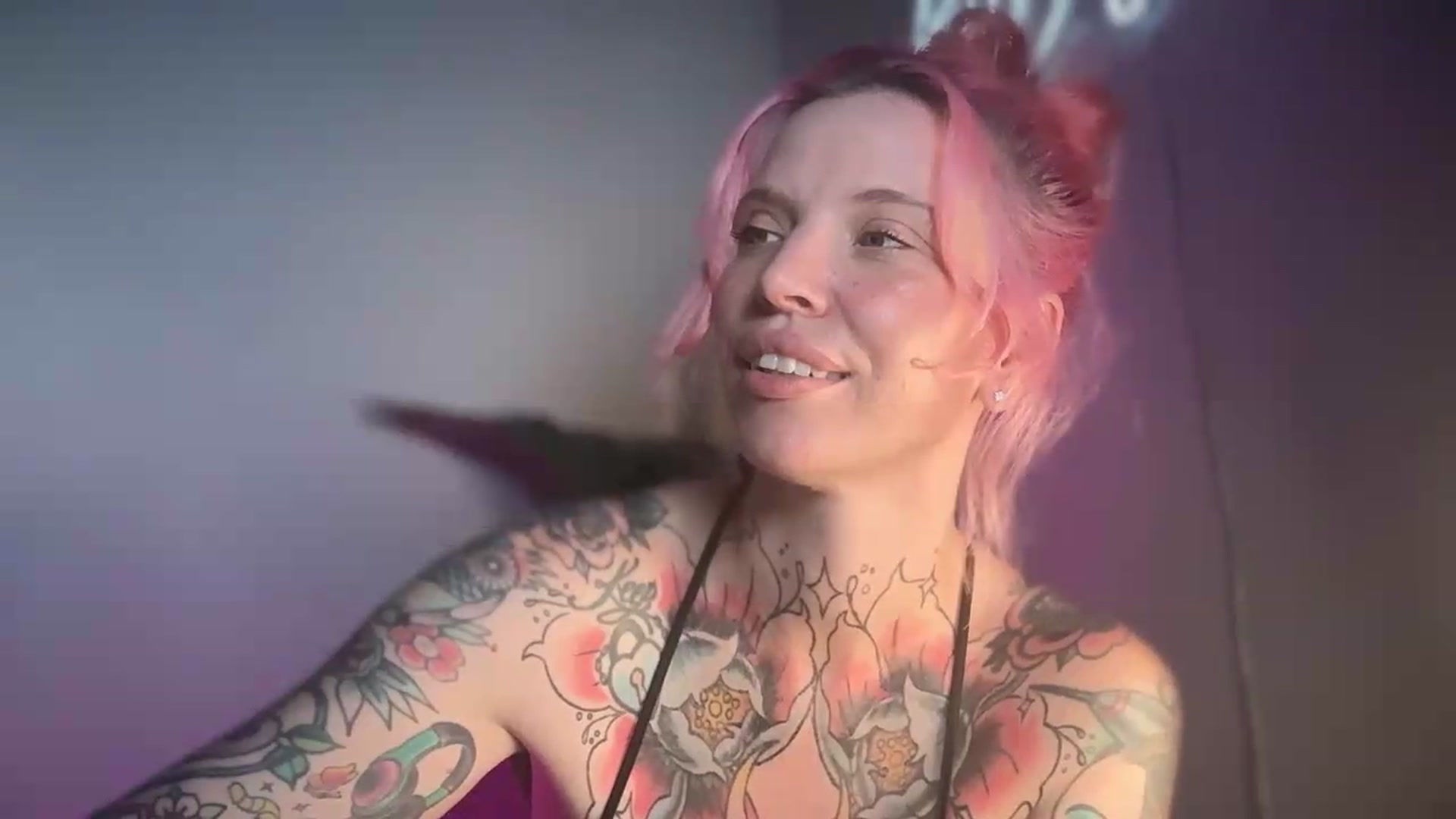Gallery image thumbnail from Kittjones33's myfreecams stream on, 08/20/2026, 10:15 image 11 of 20