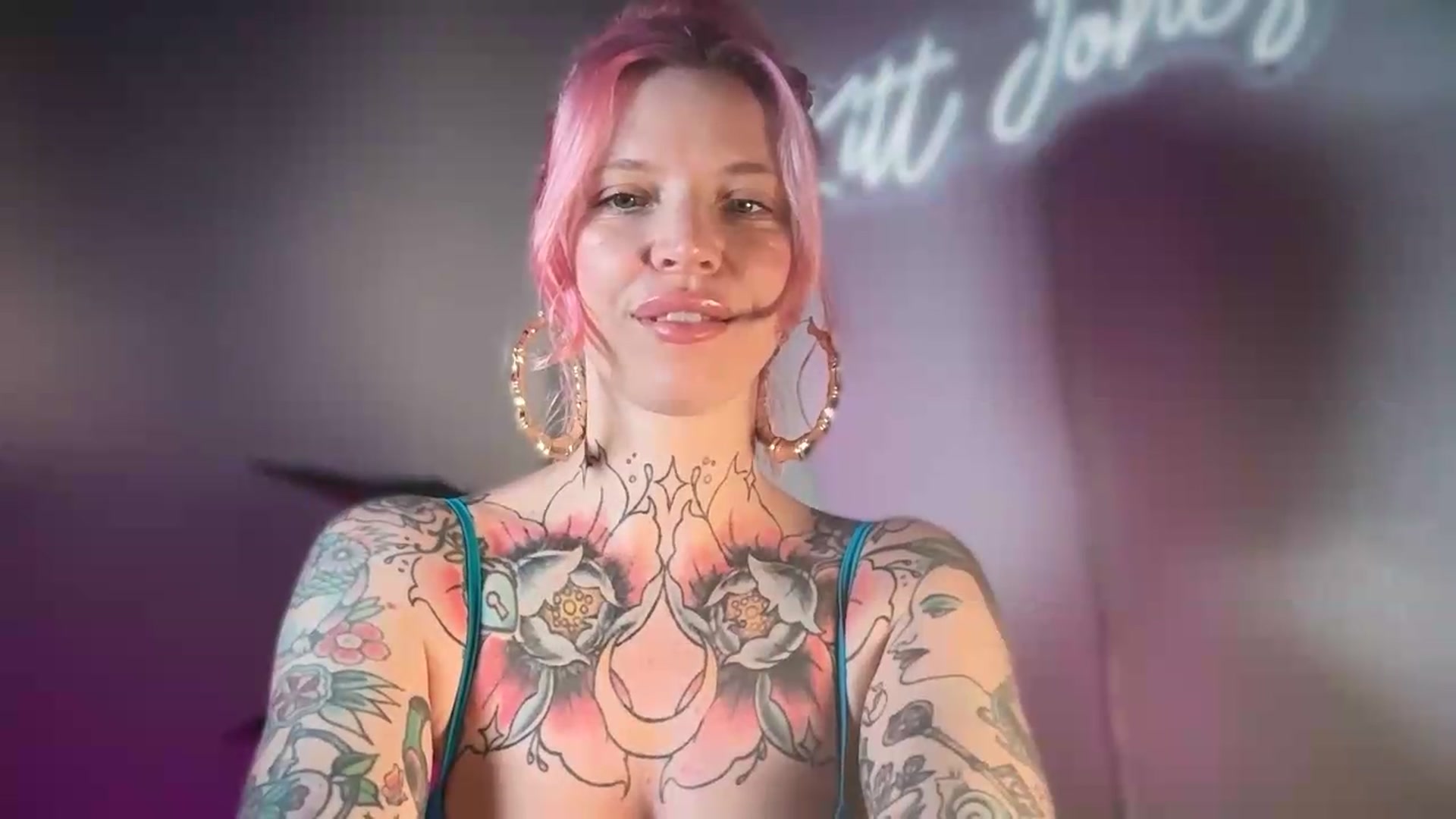 Gallery image thumbnail from Kittjones33's myfreecams stream on, 08/21/2026, 07:55 image 12 of 20