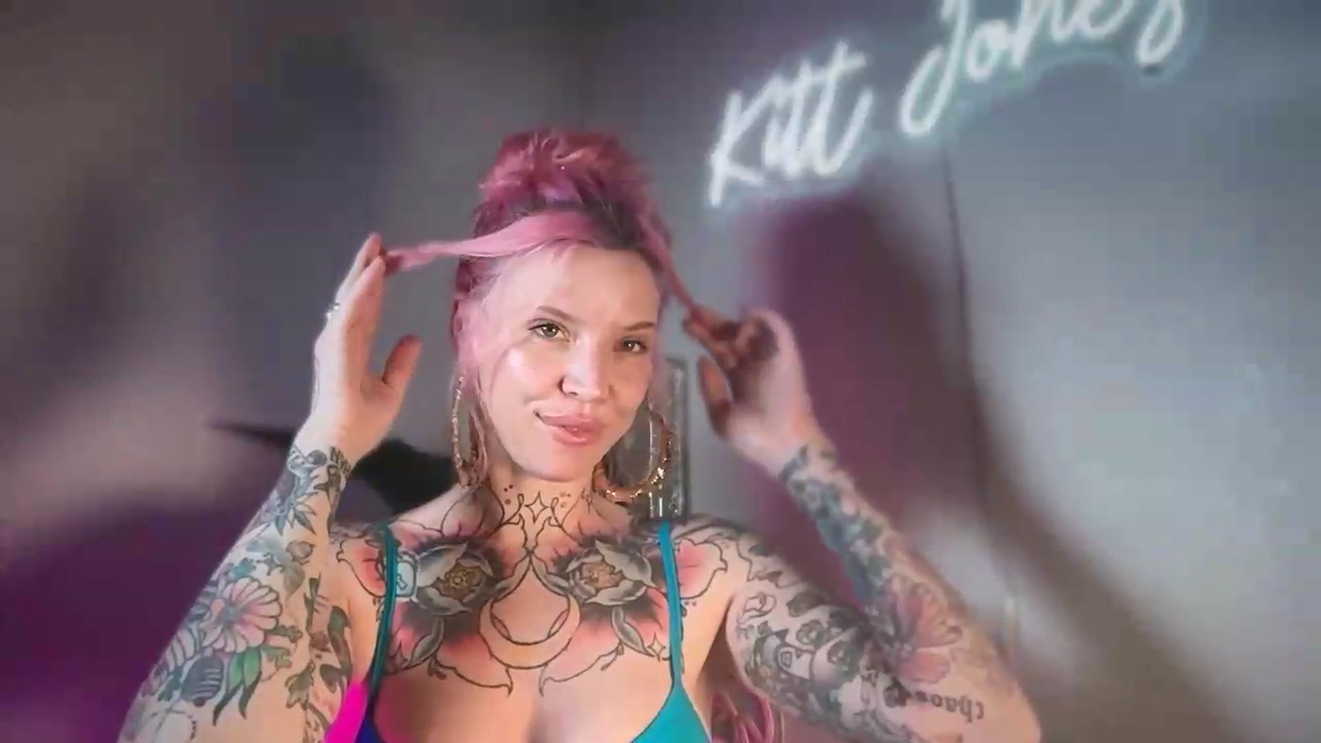 Gallery image thumbnail from Kittjones33's myfreecams stream on, 08/21/2026, 07:55 image 19 of 20