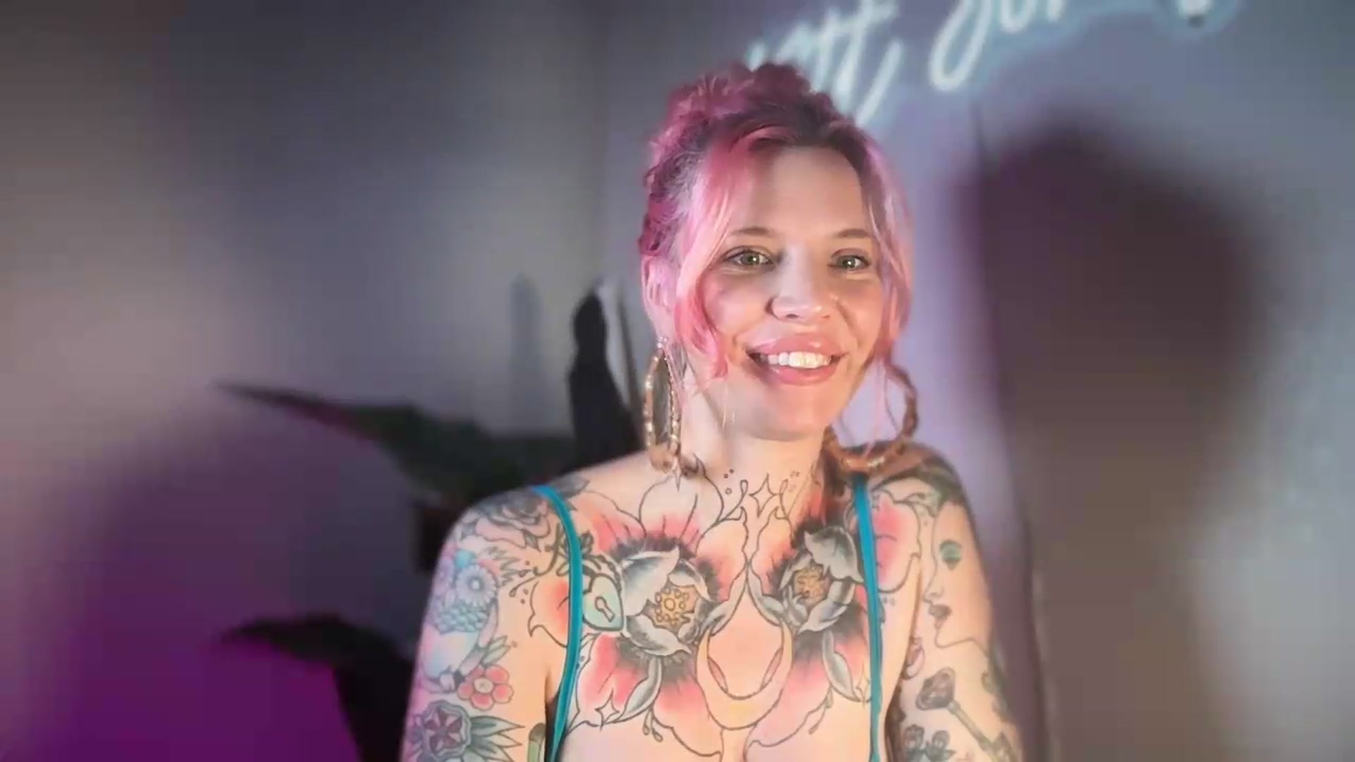 Gallery image thumbnail from Kittjones33's myfreecams stream on, 08/21/2026, 08:50 image 2 of 20
