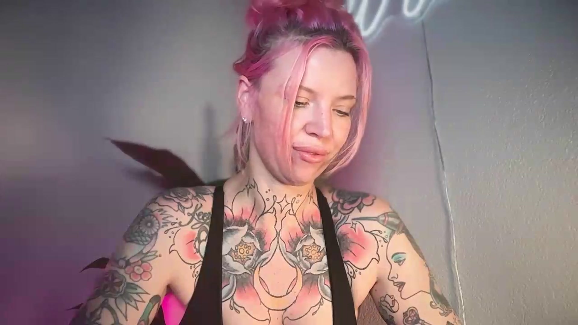 Gallery image thumbnail from Kittjones33's myfreecams stream on, 08/21/2026, 15:02 image 8 of 20