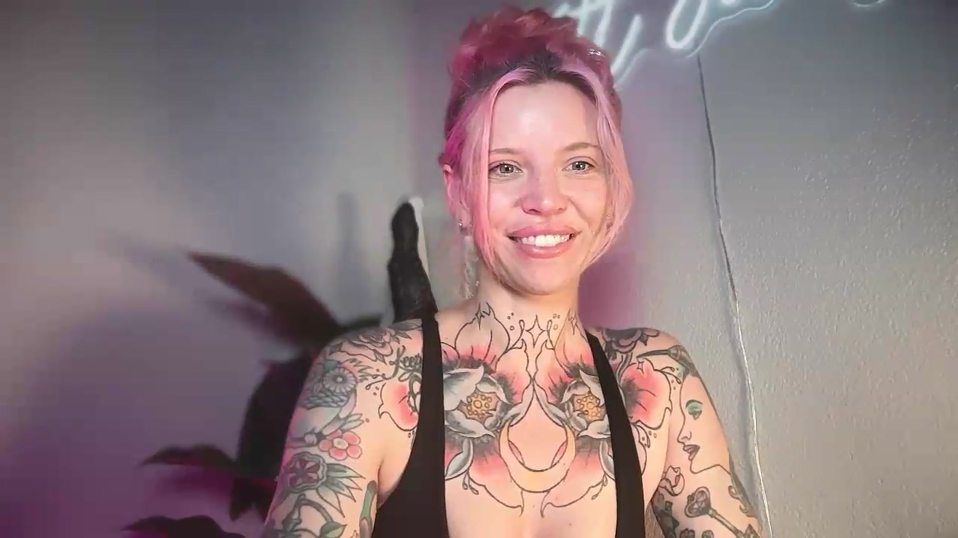 Gallery image thumbnail from Kittjones33's myfreecams stream on, 08/21/2026, 15:02 image 3 of 20