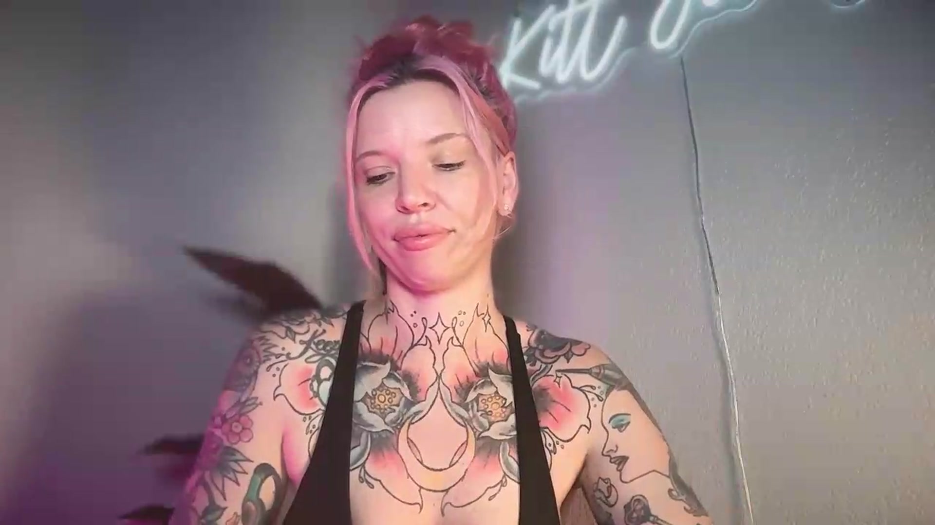Gallery image thumbnail from Kittjones33's myfreecams stream on, 08/21/2026, 15:02 image 4 of 20