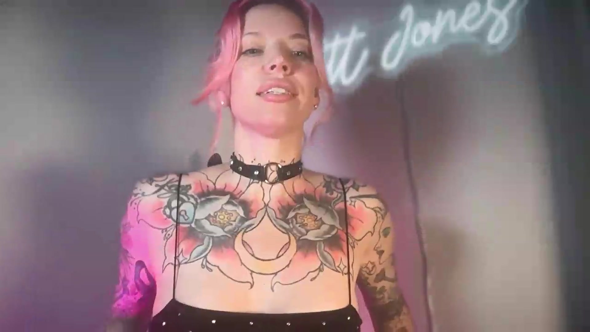 Gallery image thumbnail from Kittjones33's myfreecams stream on, 08/22/2026, 13:14 image 7 of 20
