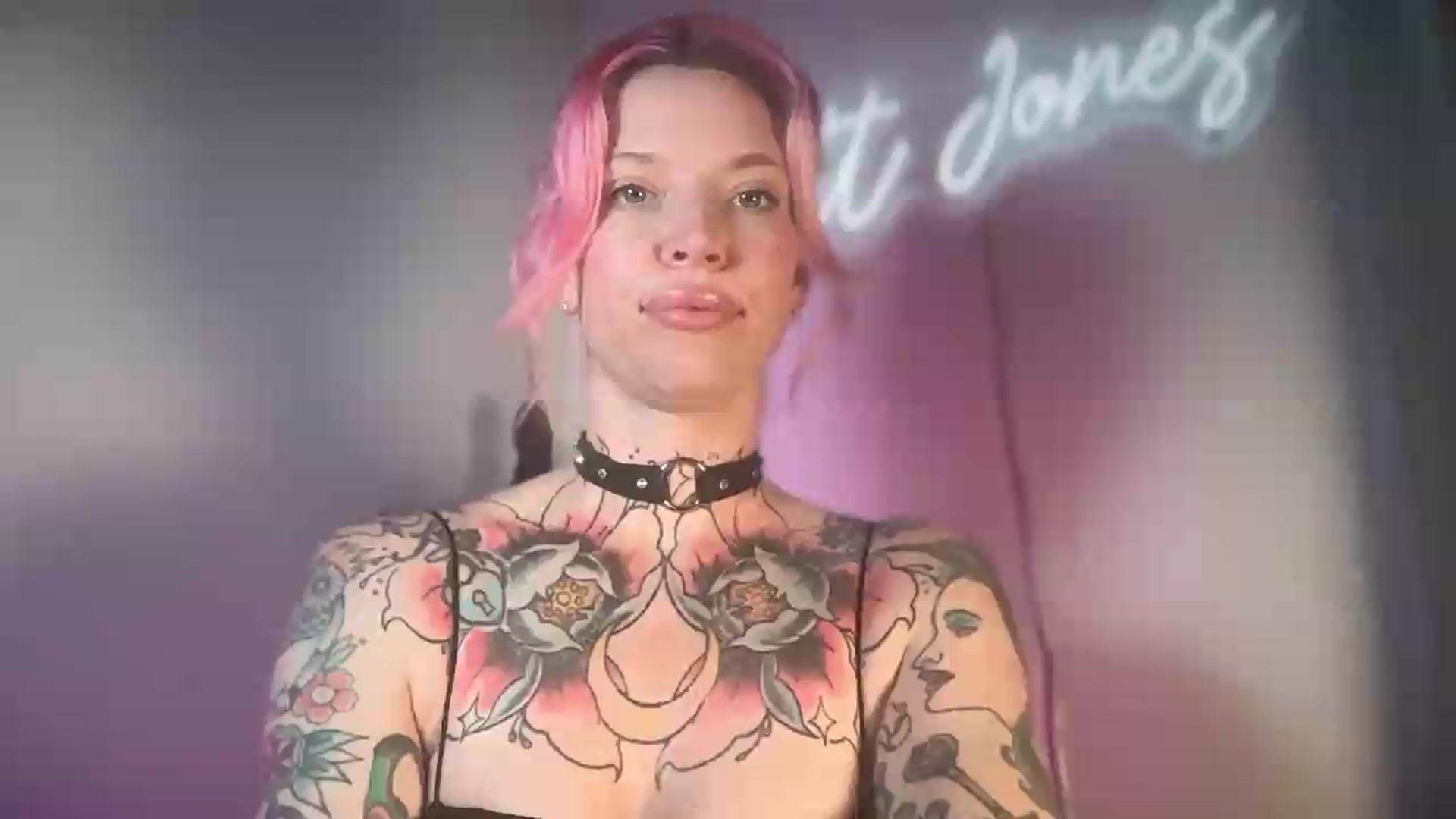Gallery image thumbnail from Kittjones33's myfreecams stream on, 08/22/2026, 13:14 image 1 of 20