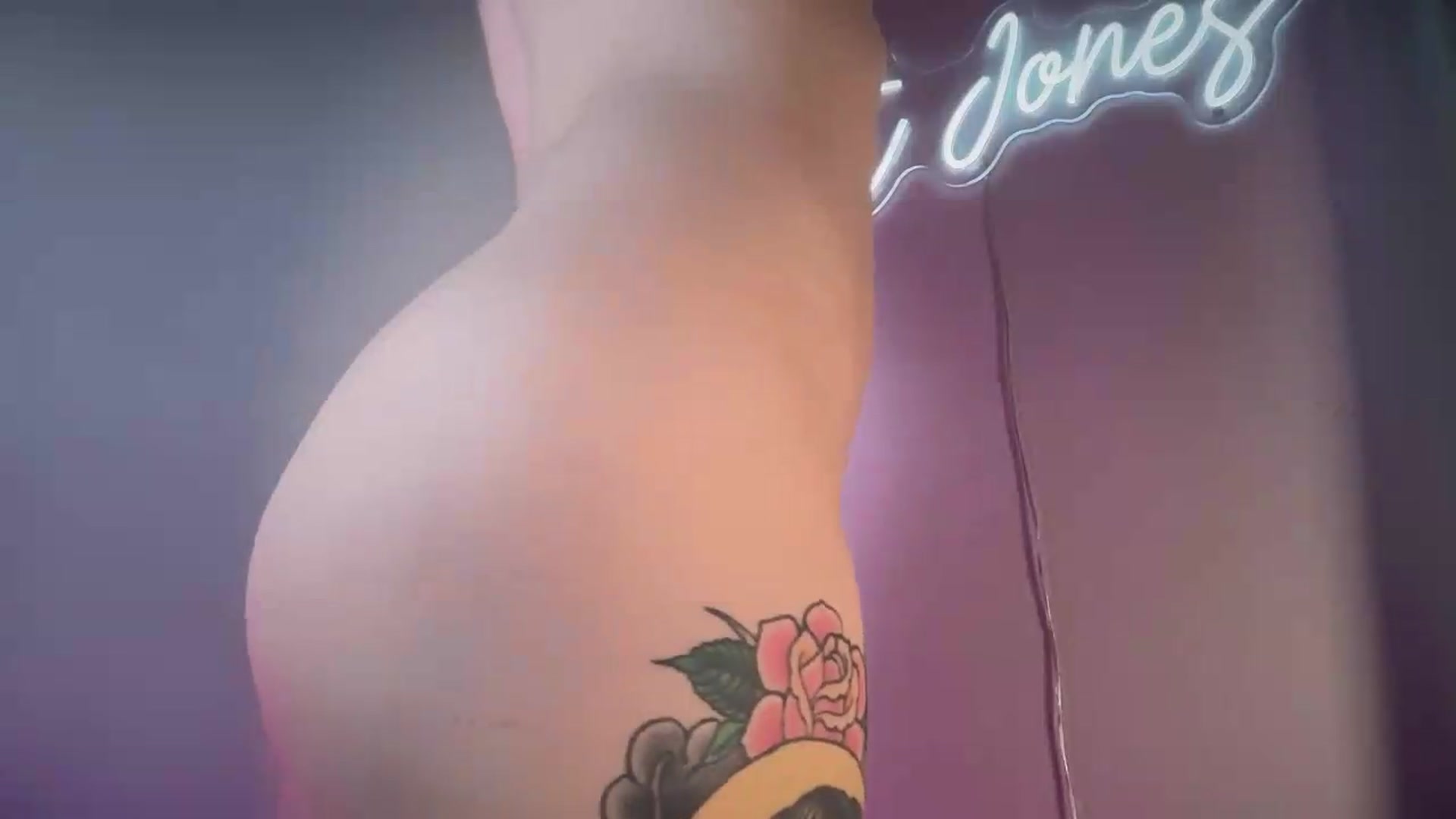 Gallery image thumbnail from Kittjones33's myfreecams stream on, 08/22/2026, 13:14 image 9 of 20