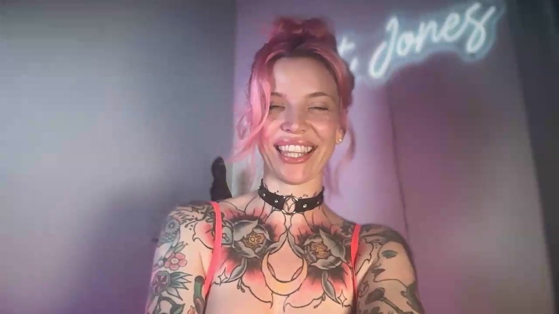 Gallery image thumbnail from Kittjones33's myfreecams stream on, 08/22/2026, 14:16 image 9 of 20
