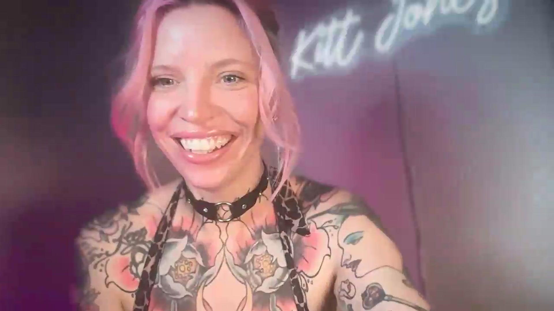 Gallery image thumbnail from Kittjones33's myfreecams stream on, 08/23/2026, 12:51 image 17 of 20