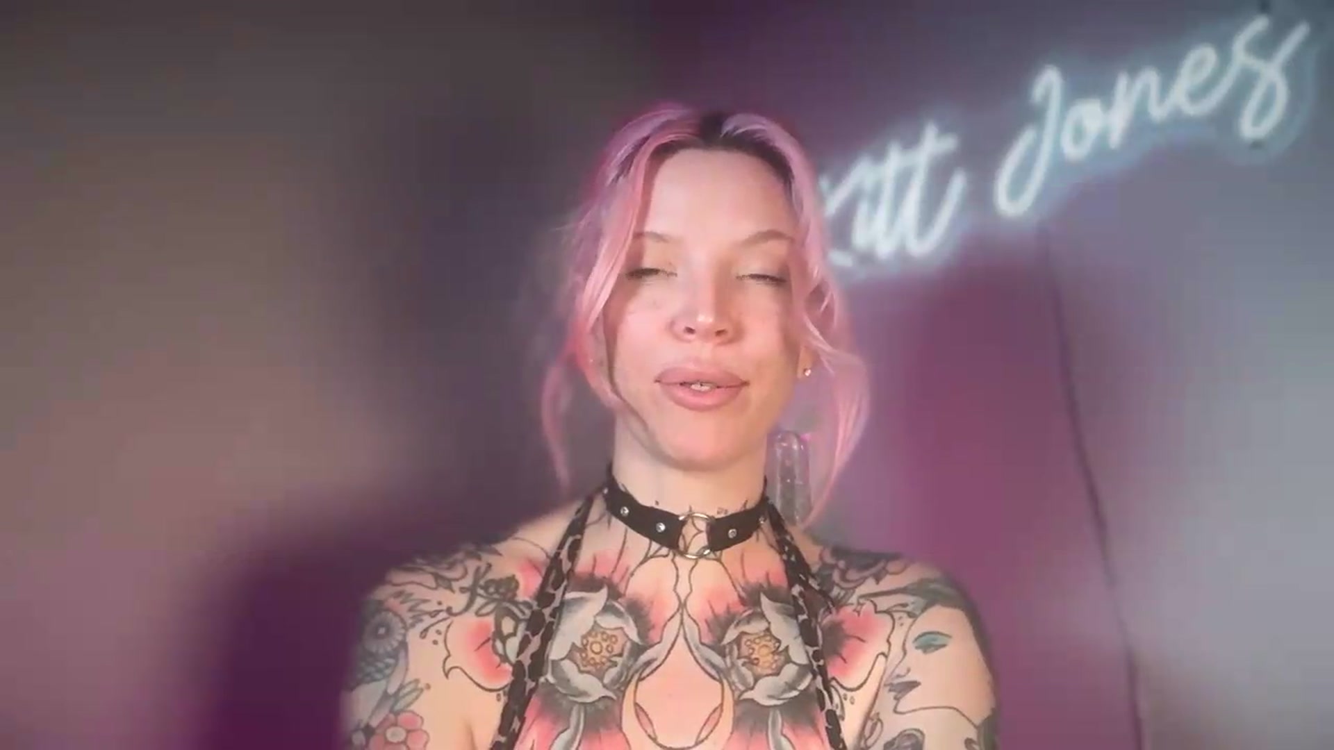 Gallery image thumbnail from Kittjones33's myfreecams stream on, 08/23/2026, 12:51 image 2 of 20