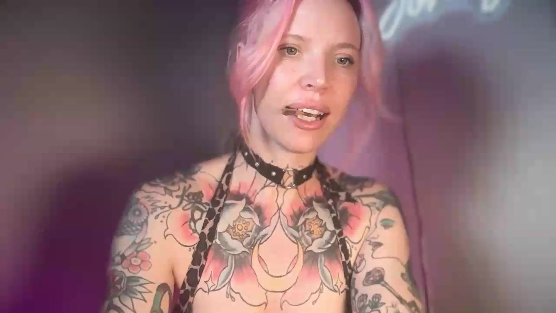 Gallery image thumbnail from Kittjones33's myfreecams stream on, 08/23/2026, 12:51 image 12 of 20