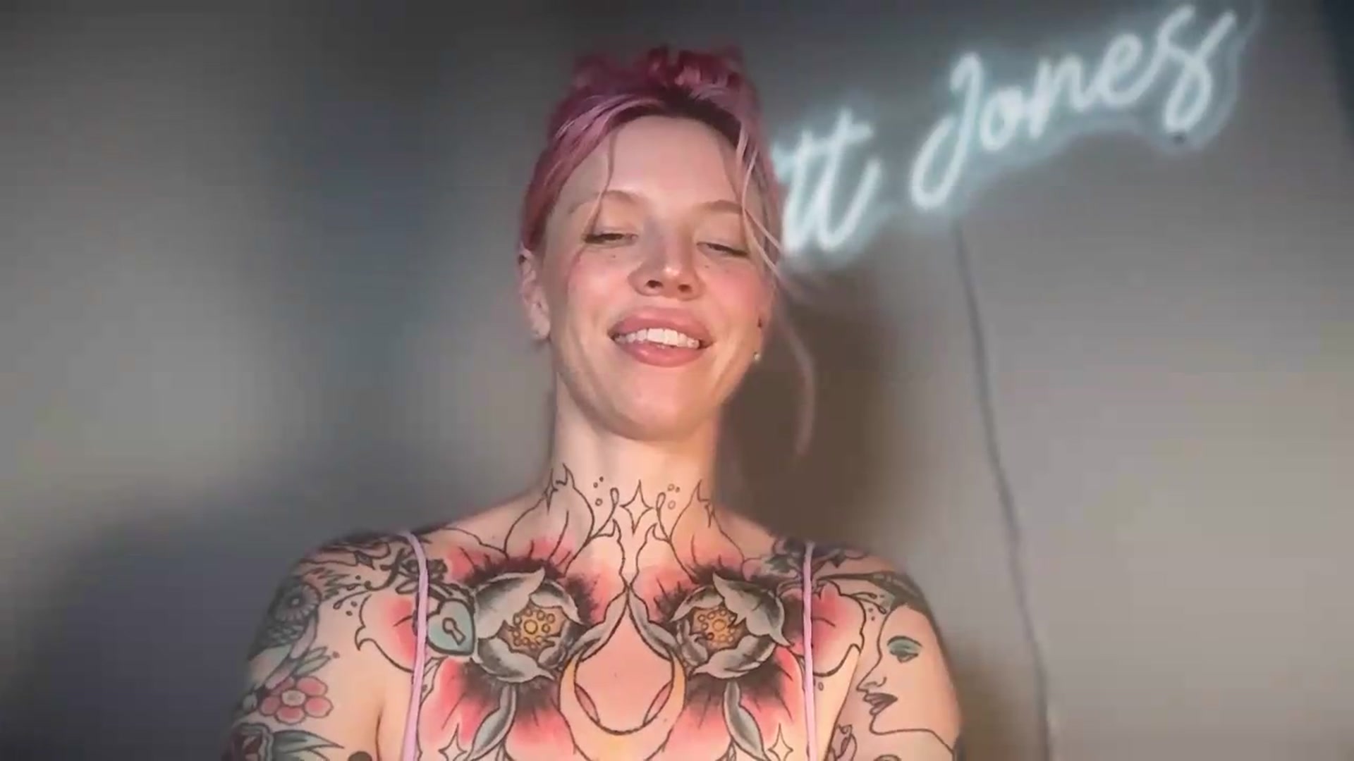 Gallery image thumbnail from Kittjones33's myfreecams stream on, 08/24/2026, 24:16 image 18 of 20