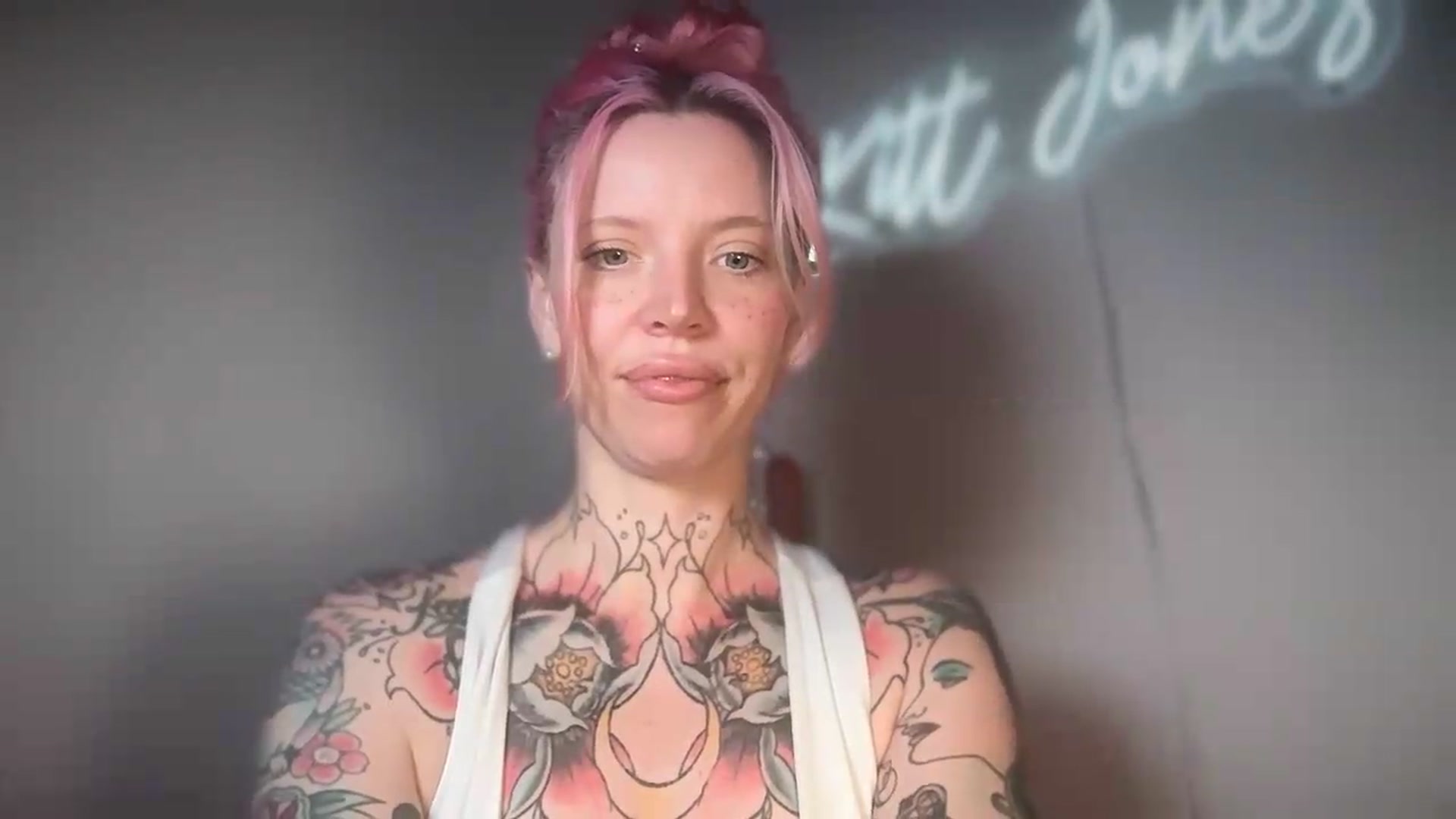 Gallery image thumbnail from Kittjones33's myfreecams stream on, 08/24/2026, 12:08 image 18 of 20