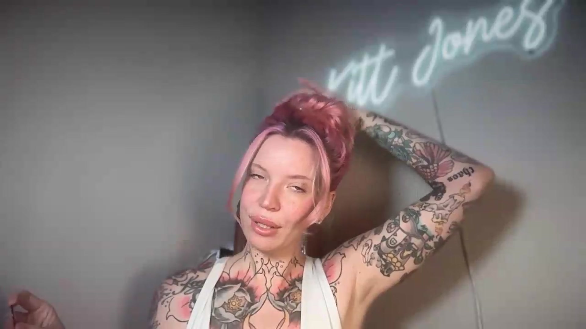 Gallery image thumbnail from Kittjones33's myfreecams stream on, 08/24/2026, 12:08 image 3 of 20