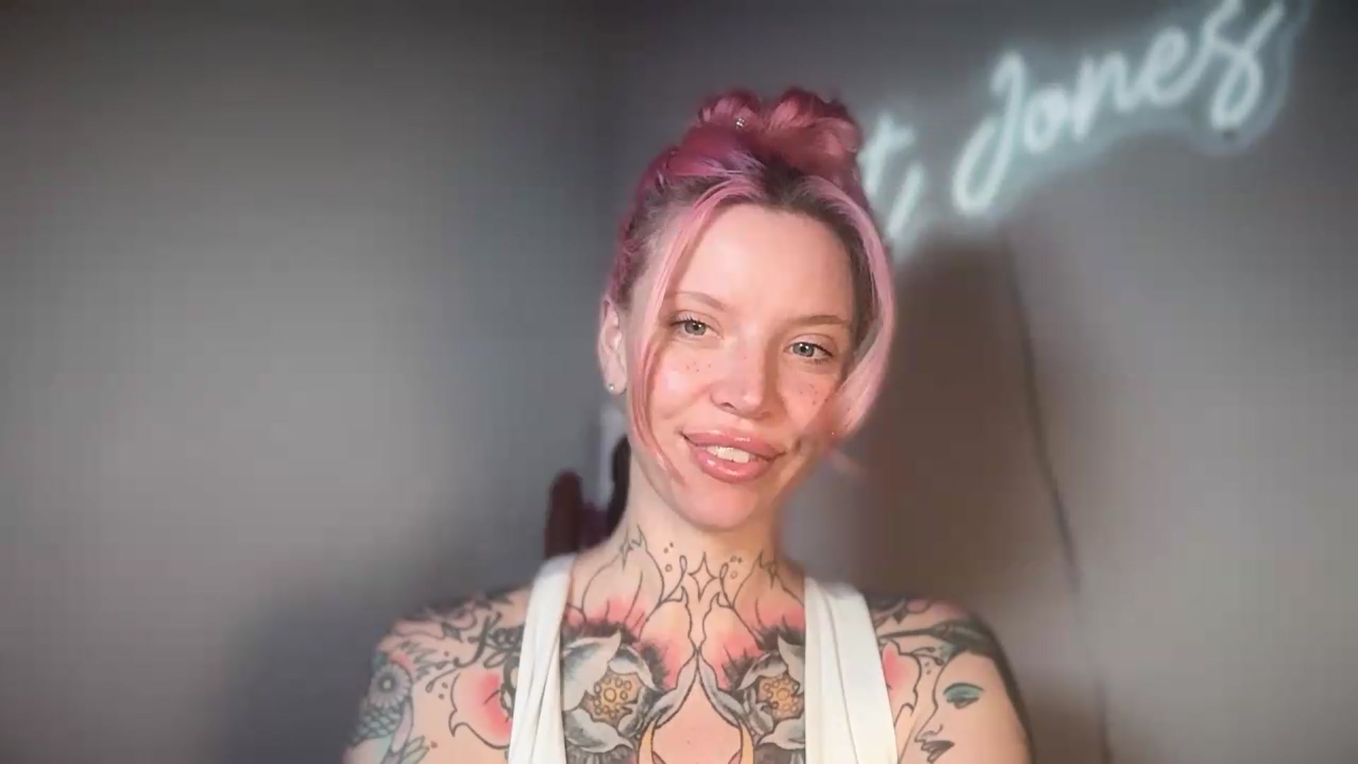 Gallery image thumbnail from Kittjones33's myfreecams stream on, 08/24/2026, 12:08 image 9 of 20