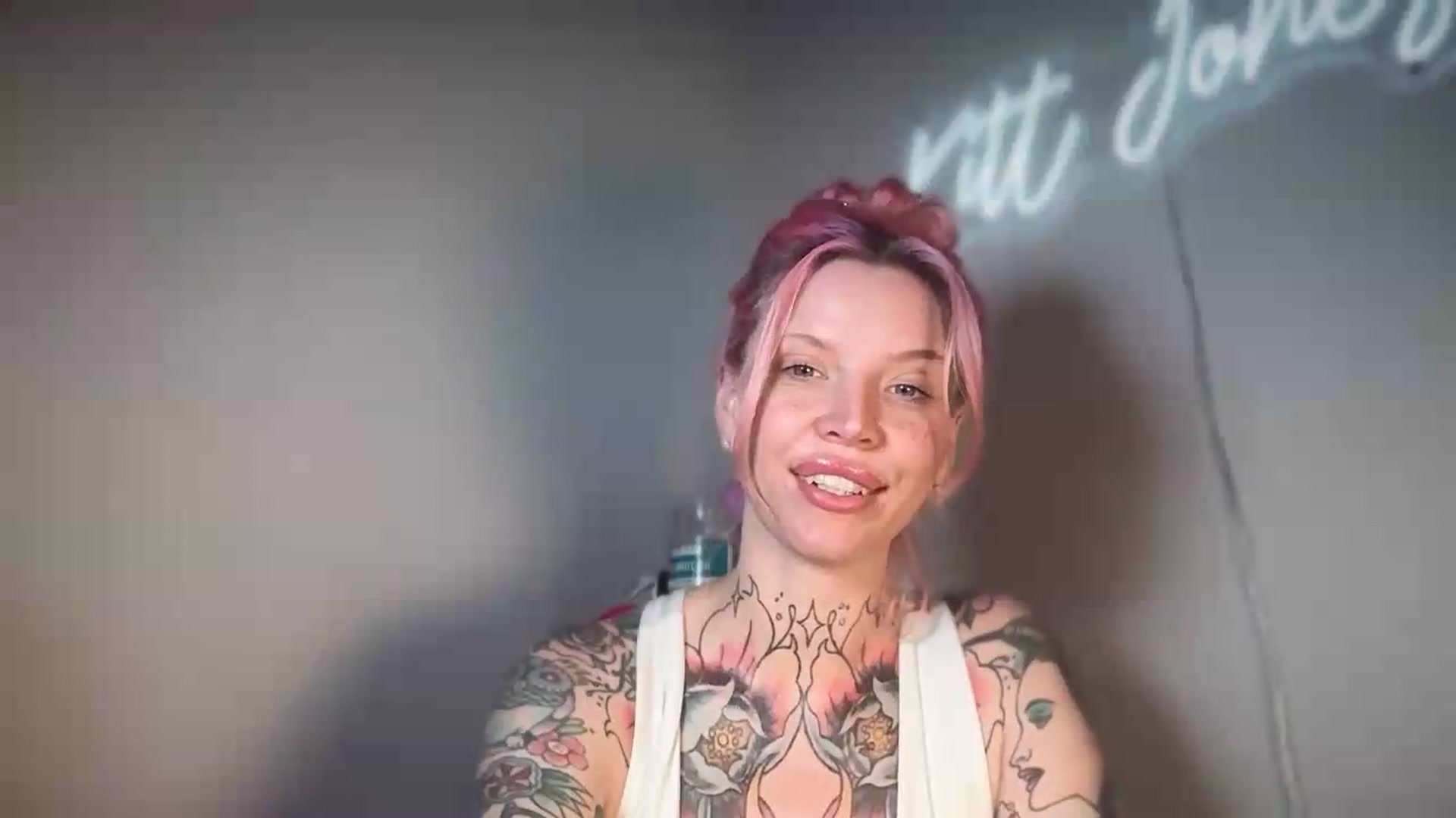 Gallery image thumbnail from Kittjones33's myfreecams stream on, 08/24/2026, 13:47 image 16 of 20