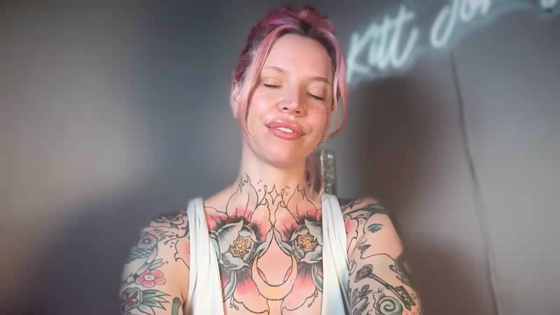 Gallery image thumbnail from Kittjones33's myfreecams stream on, 08/24/2026, 13:47 image 12 of 20