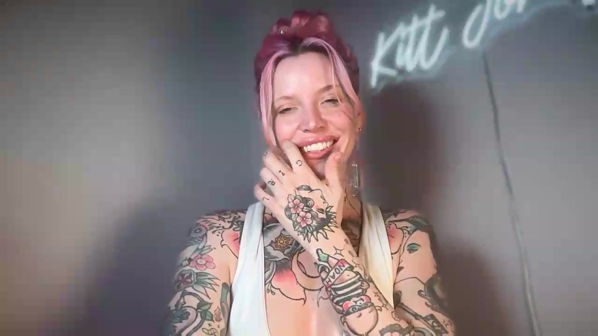 Gallery image thumbnail from Kittjones33's myfreecams stream on, 08/24/2026, 13:47 image 13 of 20