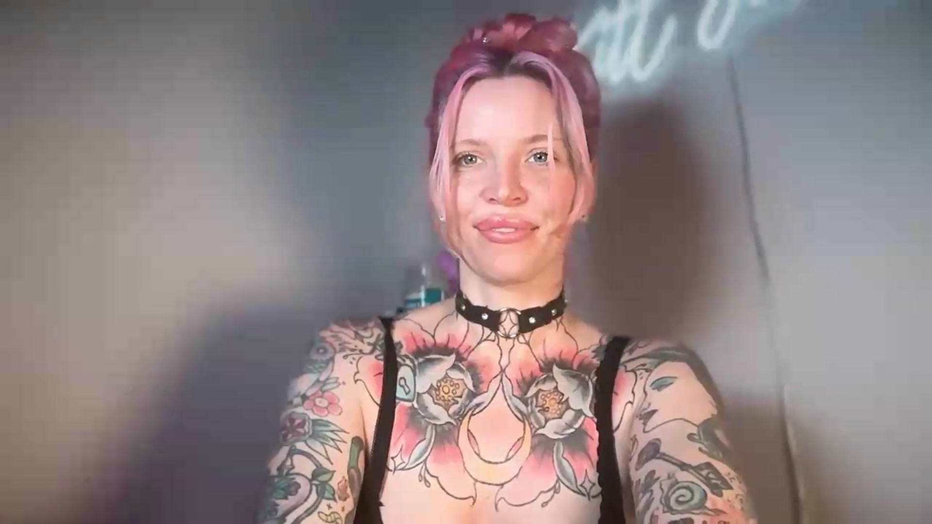 Gallery image thumbnail from Kittjones33's myfreecams stream on, 08/24/2026, 14:13 image 17 of 20