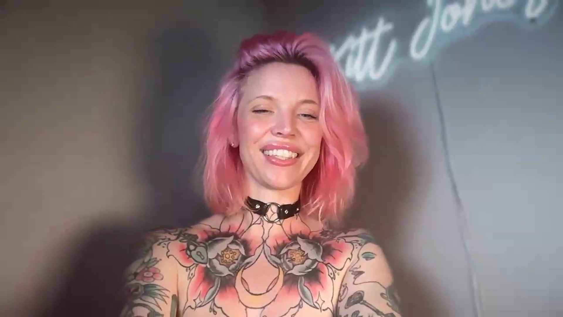 Gallery image thumbnail from Kittjones33's myfreecams stream on, 08/25/2026, 24:01 image 17 of 20