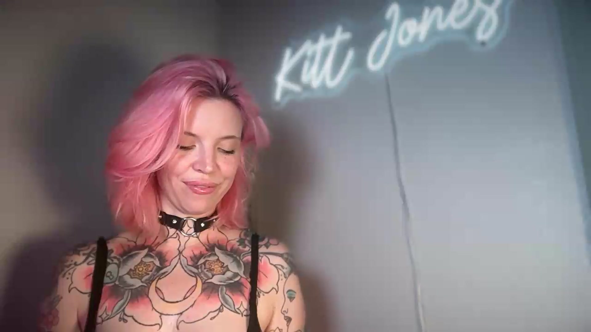 Gallery image thumbnail from Kittjones33's myfreecams stream on, 08/25/2026, 24:01 image 7 of 20