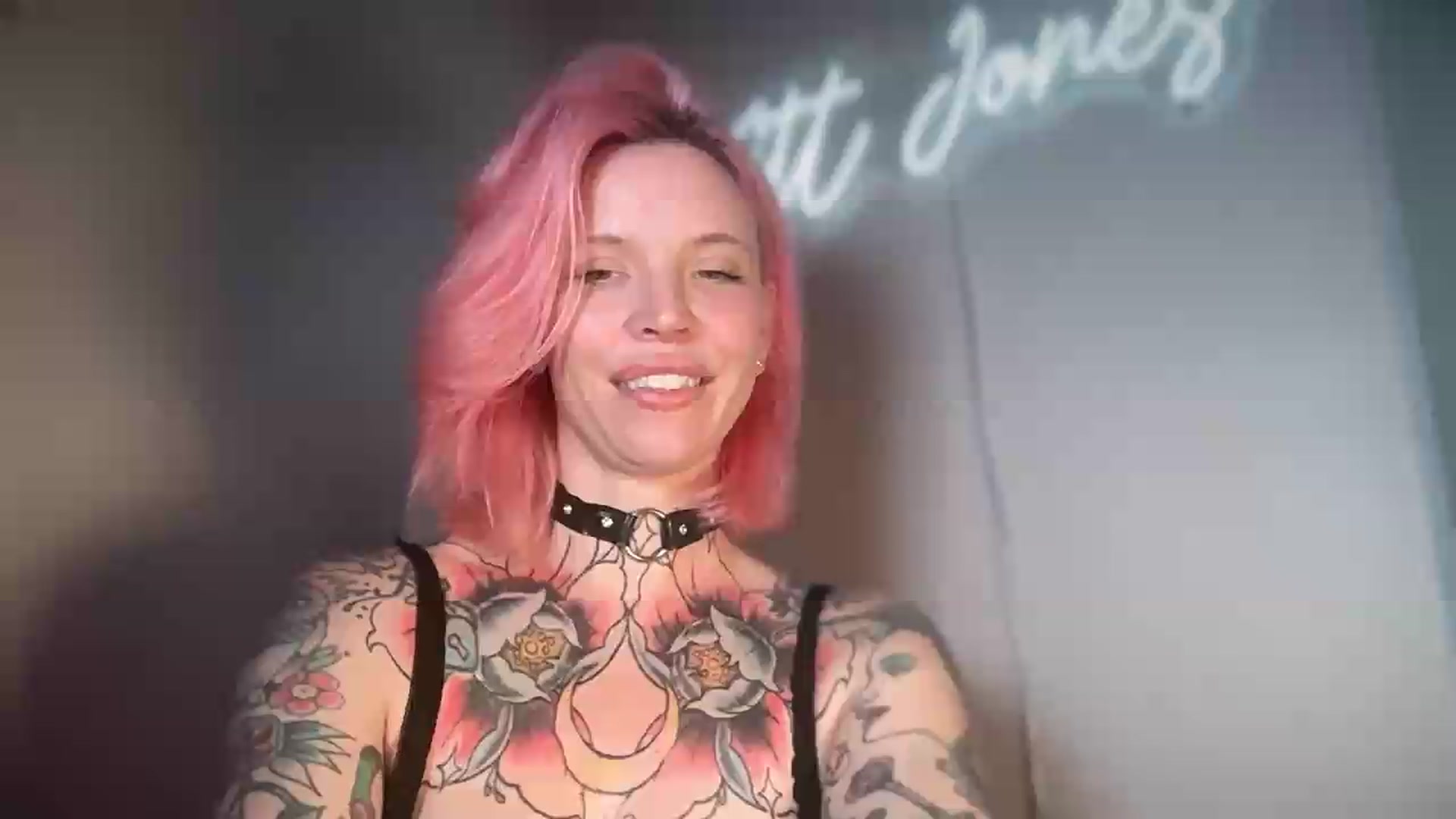 Gallery image thumbnail from Kittjones33's myfreecams stream on, 08/25/2026, 24:01 image 1 of 20