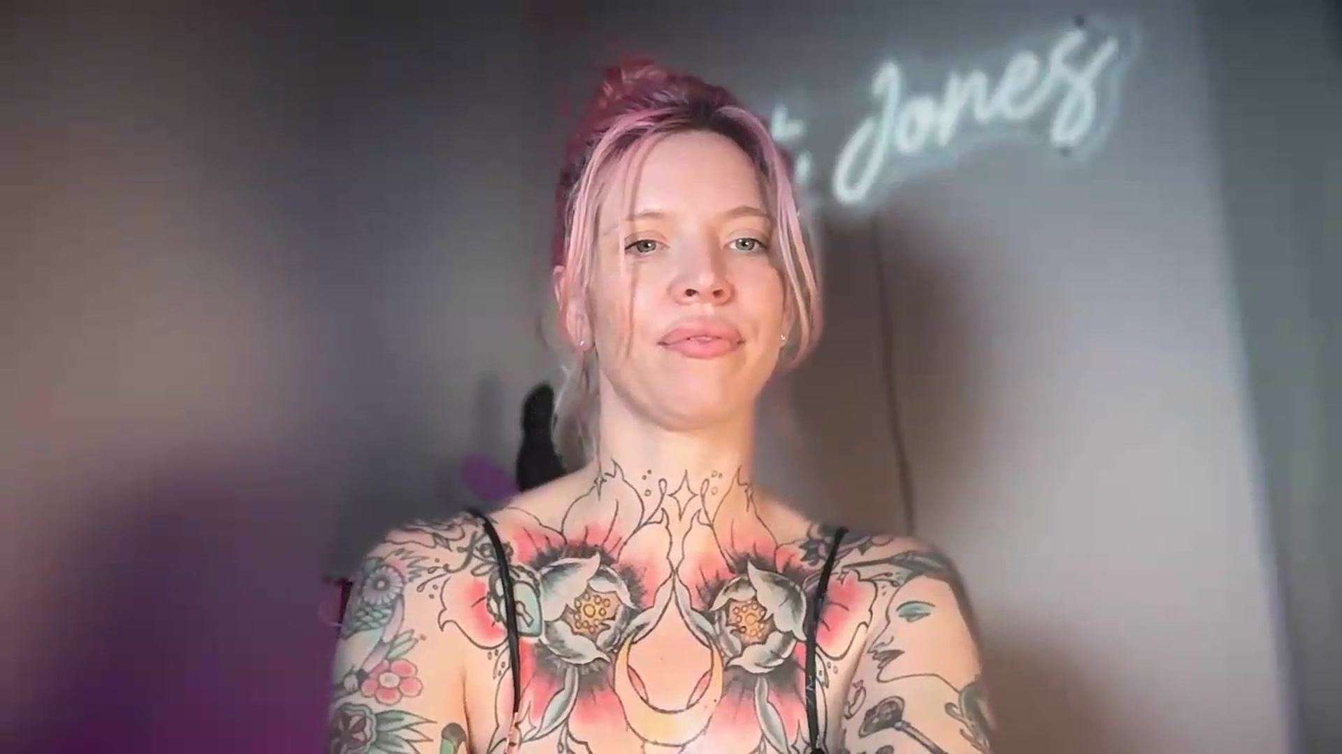 Gallery image thumbnail from Kittjones33's myfreecams stream on, 08/25/2026, 13:23 image 15 of 20